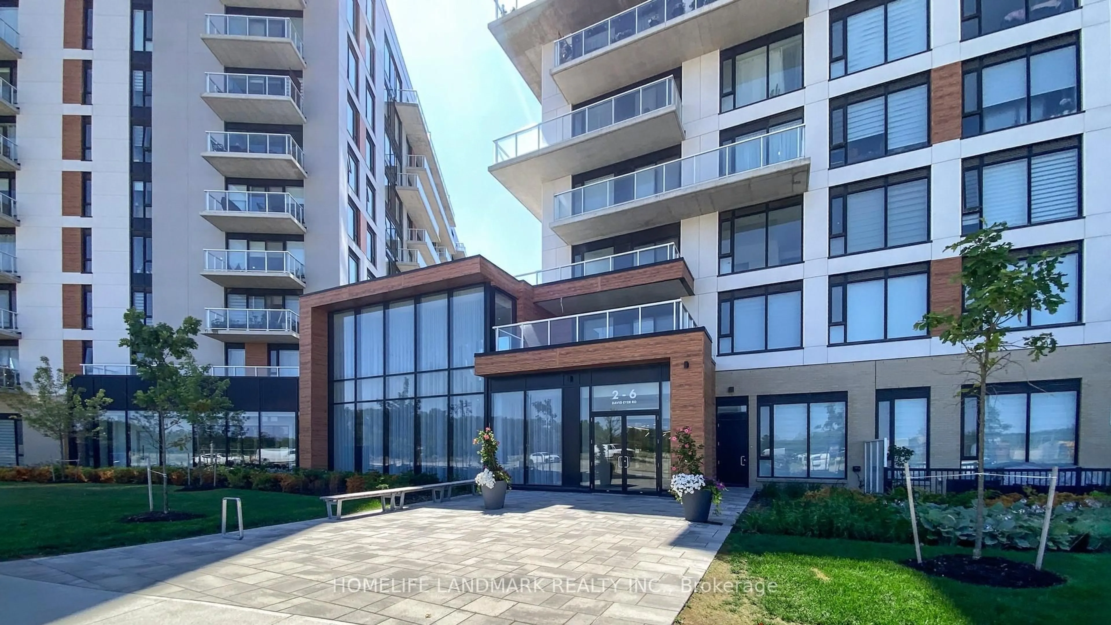 Patio, building for 6 David Eyer Rd #812, Richmond Hill Ontario L4S 0N5