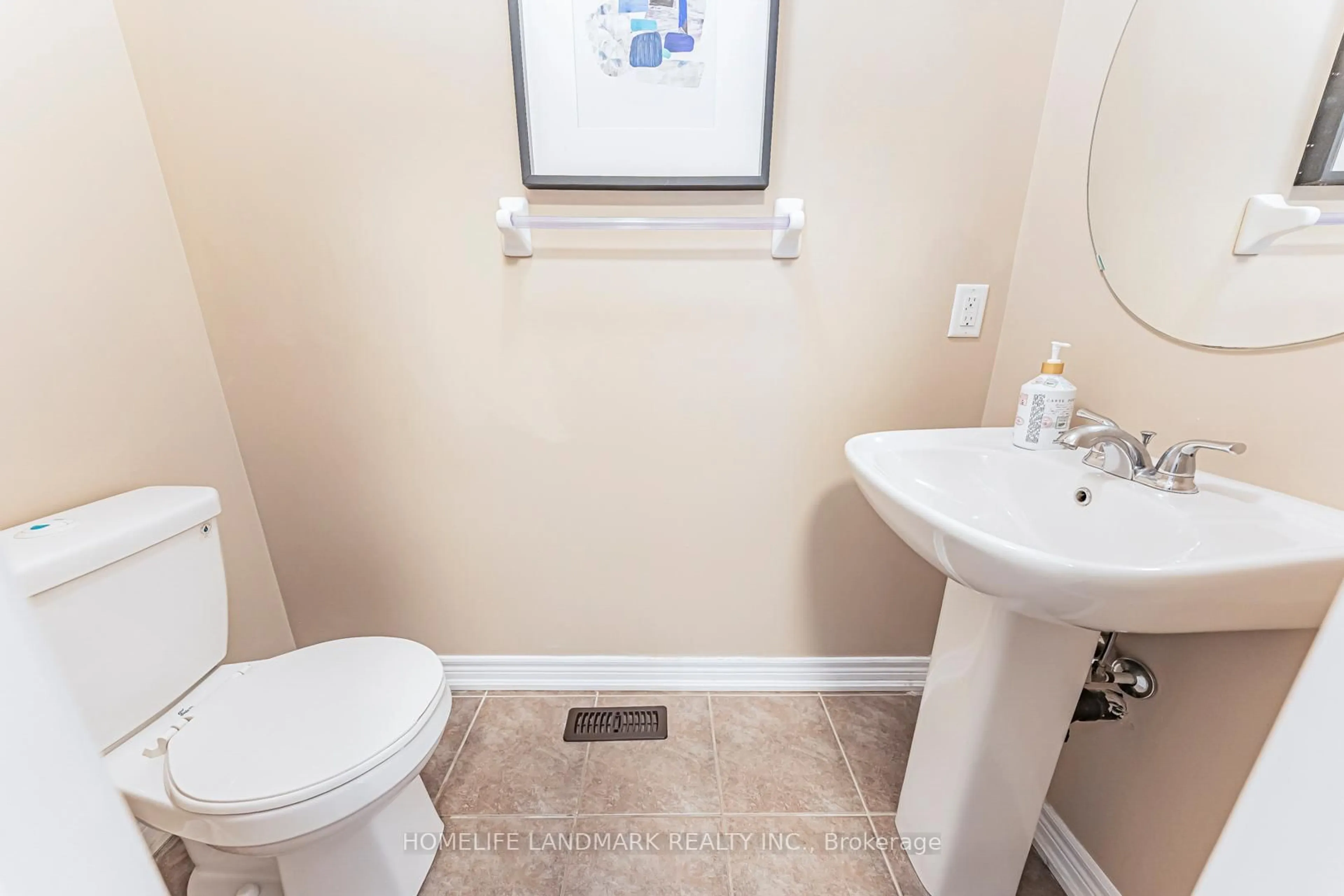 Standard bathroom, ceramic/tile floor for 14 Duncan Rd, Markham Ontario L6B 0T4