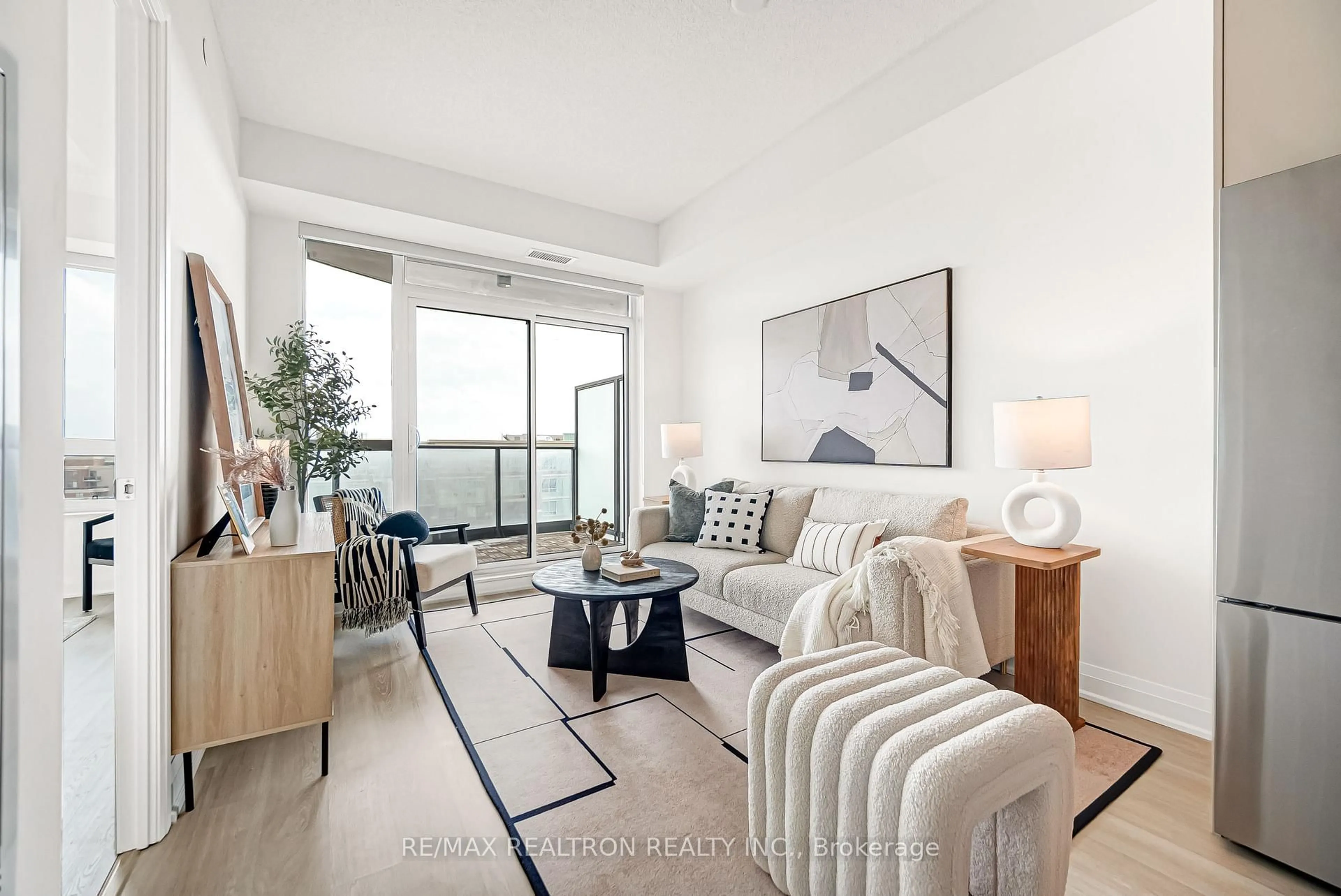 Living room with furniture, unknown for 398 Hwy 7 #1207, Richmond Hill Ontario L4B 0G6