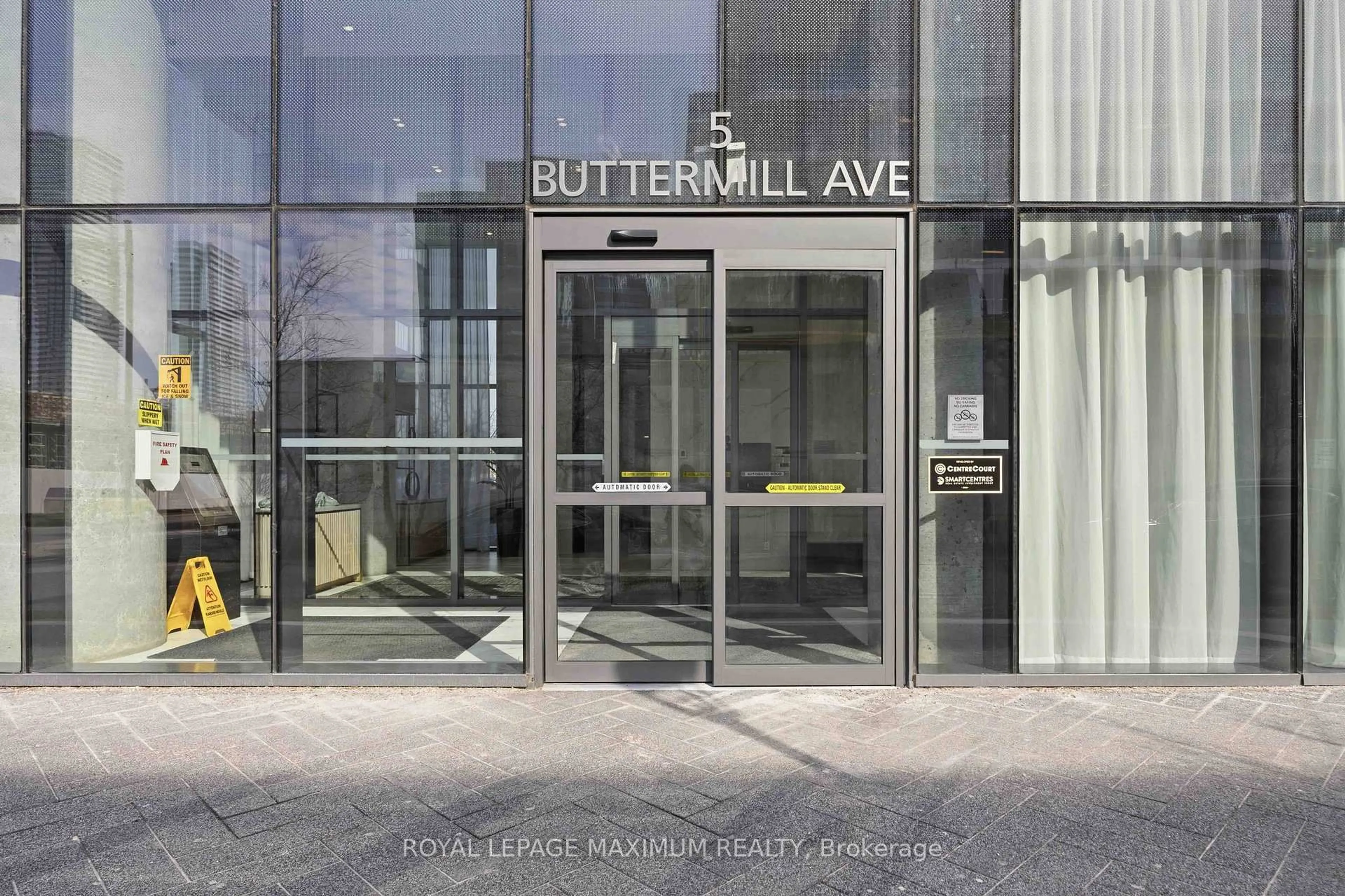 Indoor foyer for 5 Buttermill Ave #5512, Vaughan Ontario L4K 0J5
