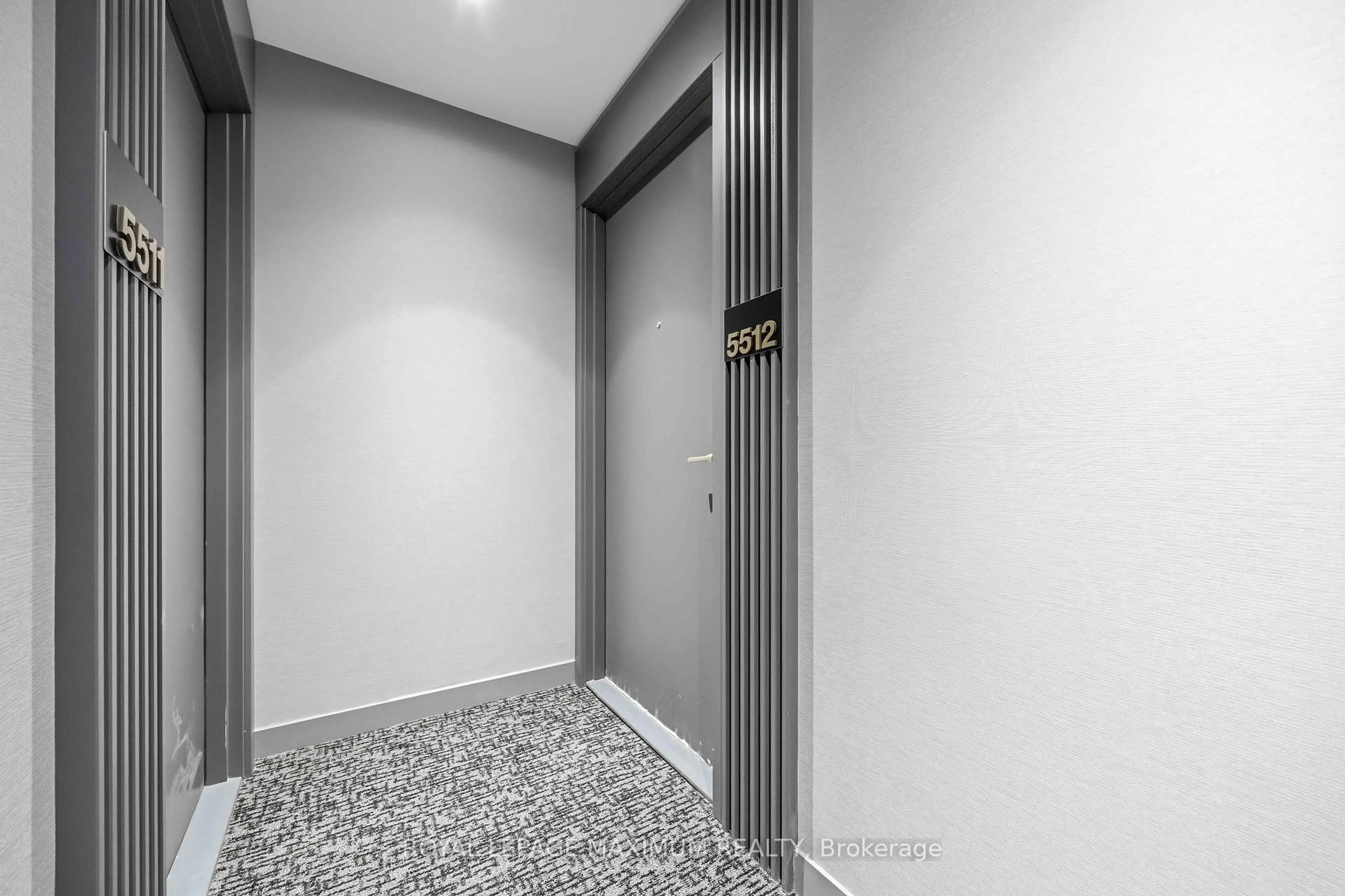 Indoor foyer for 5 Buttermill Ave #5512, Vaughan Ontario L4K 0J5