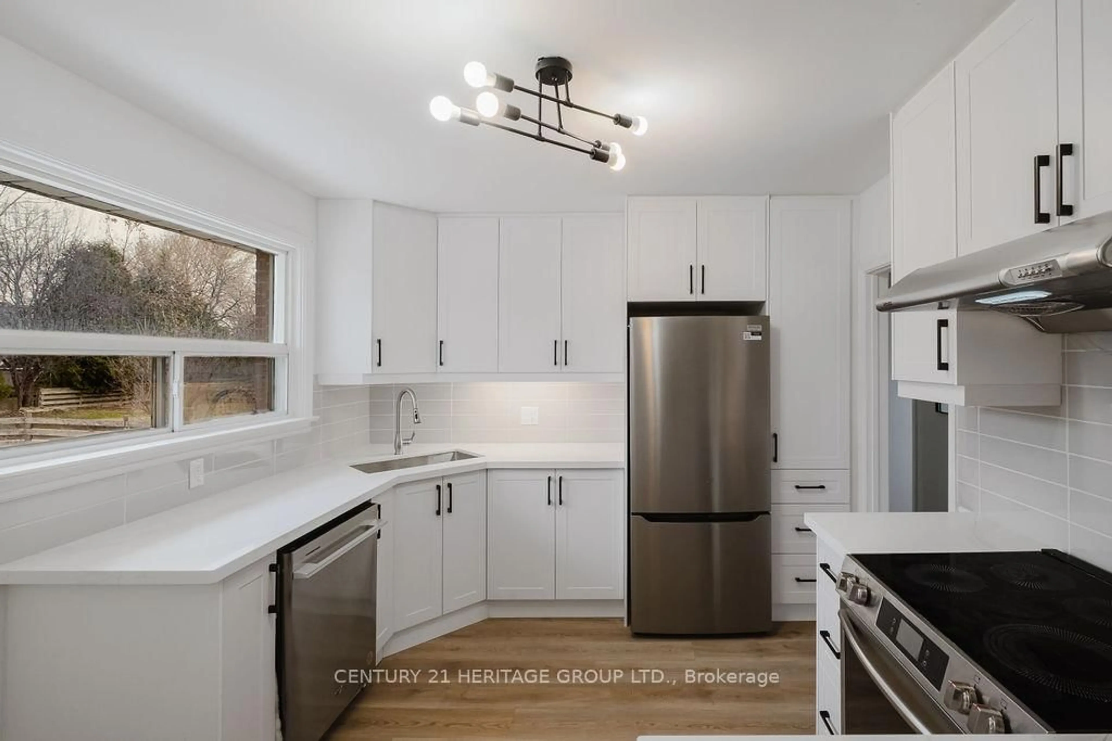 Unknown for 142 Kingslynn Dr, King Ontario L7B 1H1