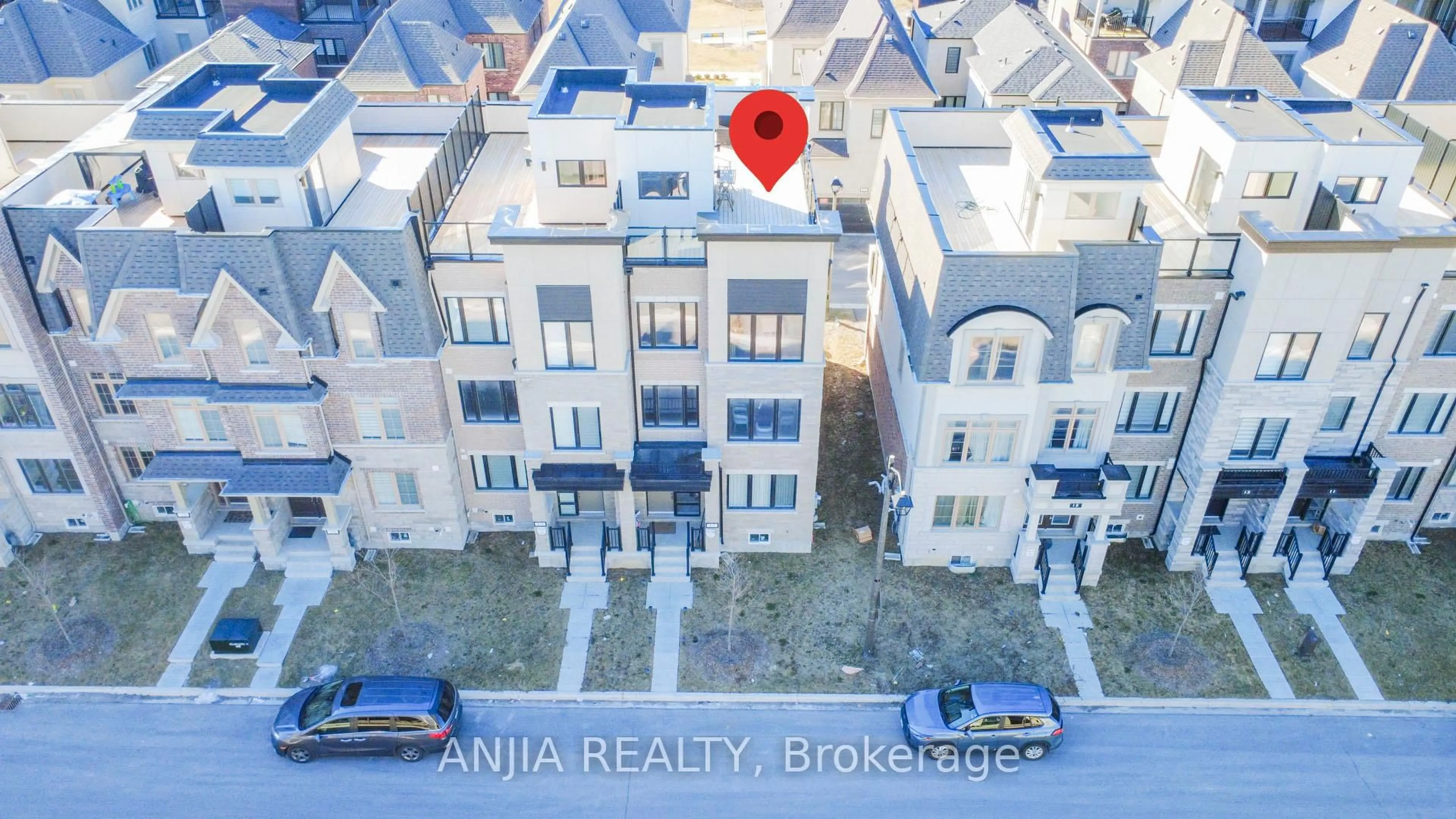 A pic from outside/outdoor area/front of a property/back of a property/a pic from drone, city buildings view from balcony for 17 William Shearn Cres, Markham Ontario L6C 3J3