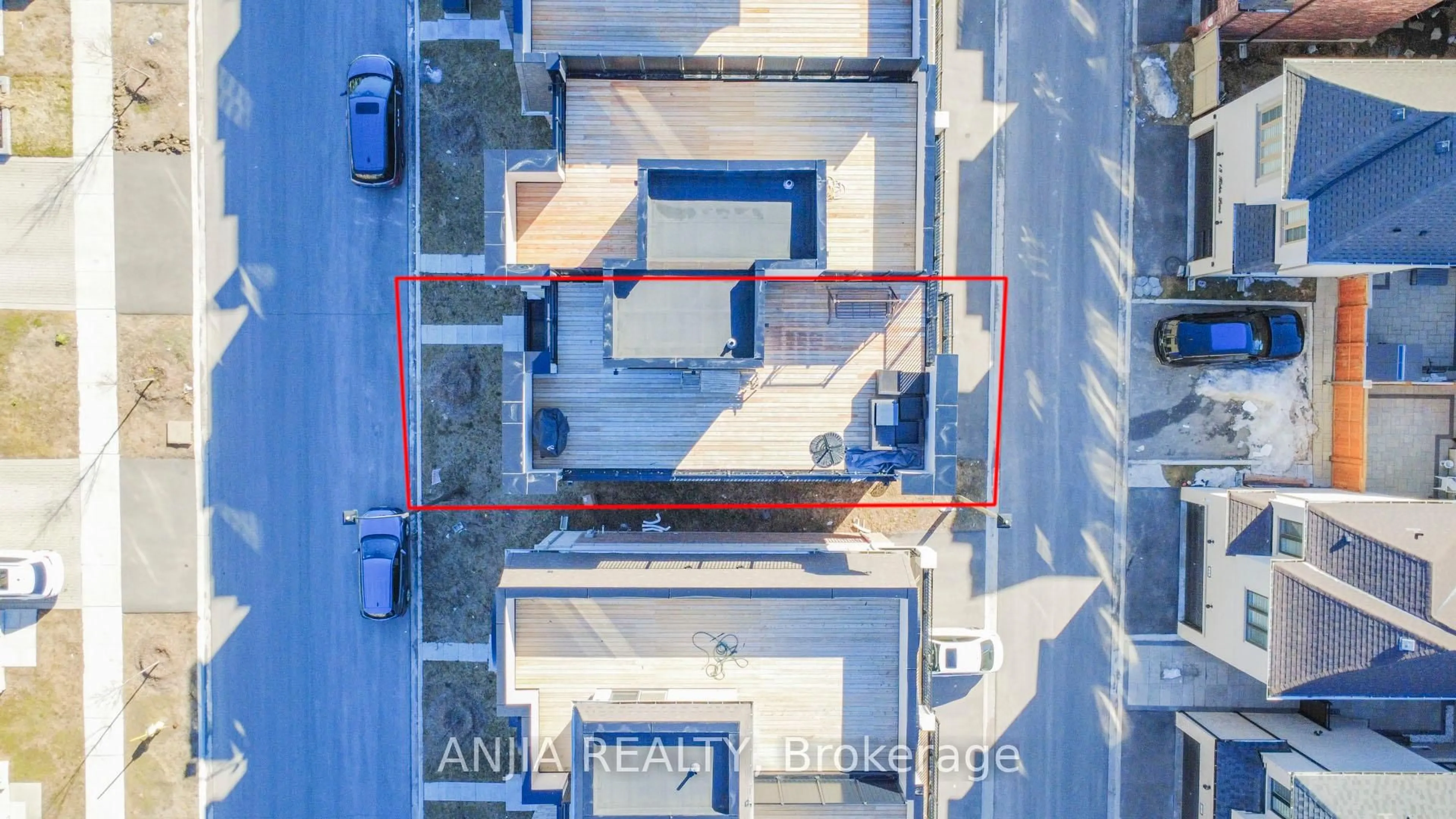 A pic from outside/outdoor area/front of a property/back of a property/a pic from drone, city buildings view from balcony for 17 William Shearn Cres, Markham Ontario L6C 3J3