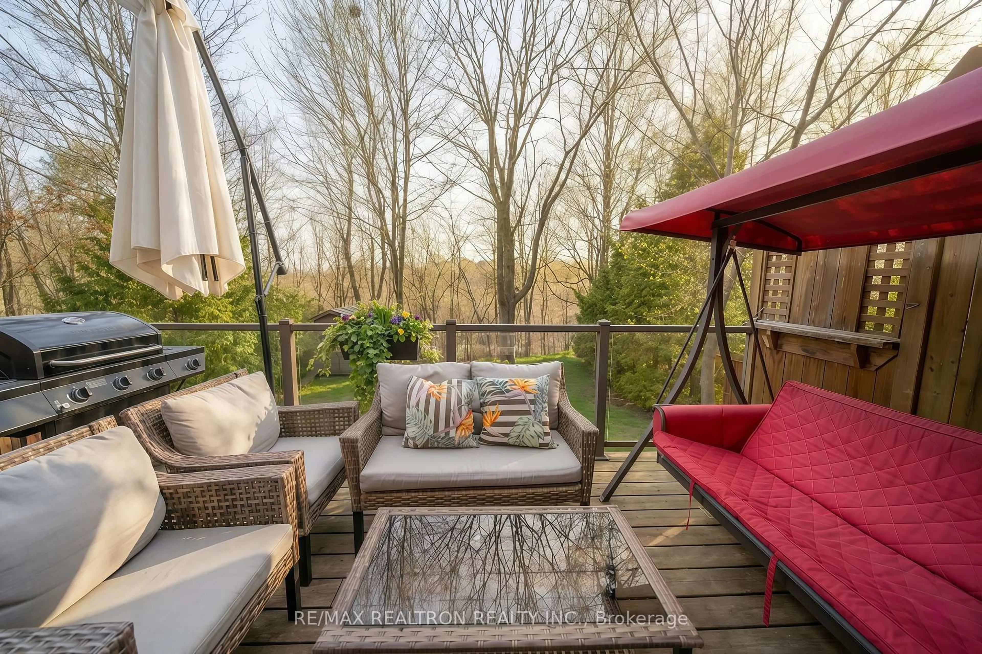 Patio, water/lake/river/ocean view for 44 Skywood Dr, Richmond Hill Ontario L4E 4L2