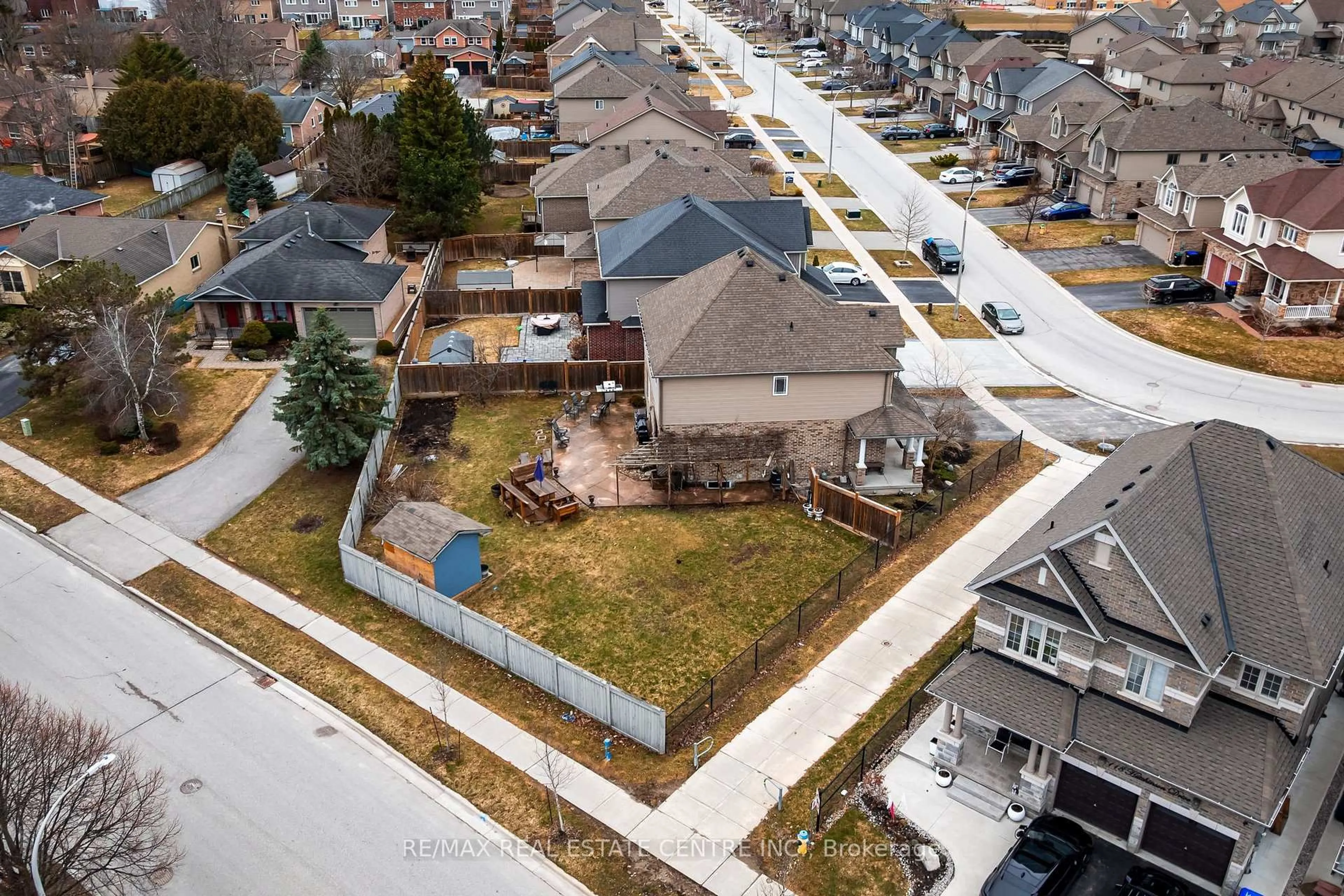 A pic from outside/outdoor area/front of a property/back of a property/a pic from drone, street for 51 Burt Ave, New Tecumseth Ontario L9R 0G8