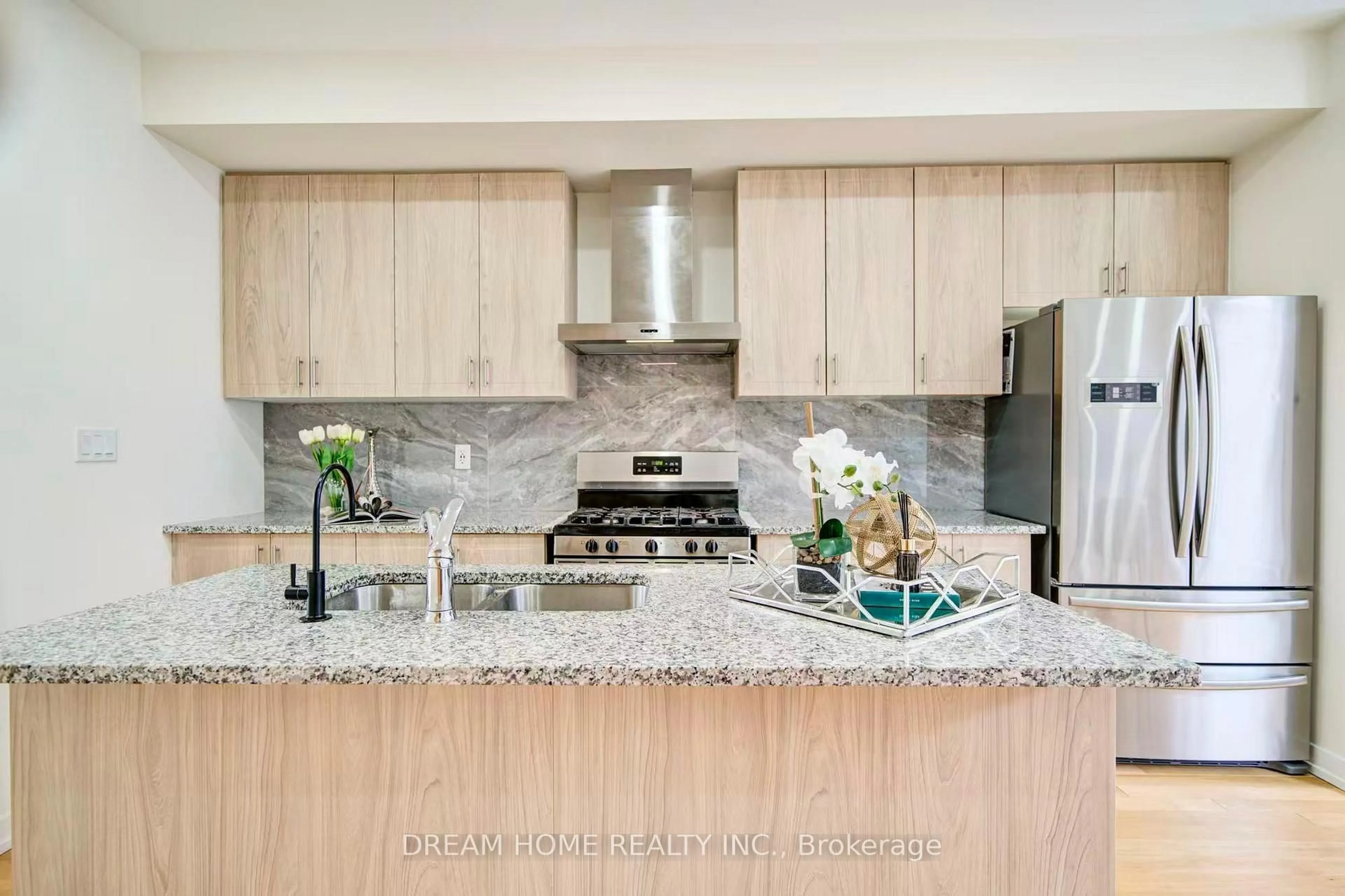 Contemporary kitchen, ceramic/tile floor for 2190 Donald Cousens Pkwy, Markham Ontario L6B 1P1