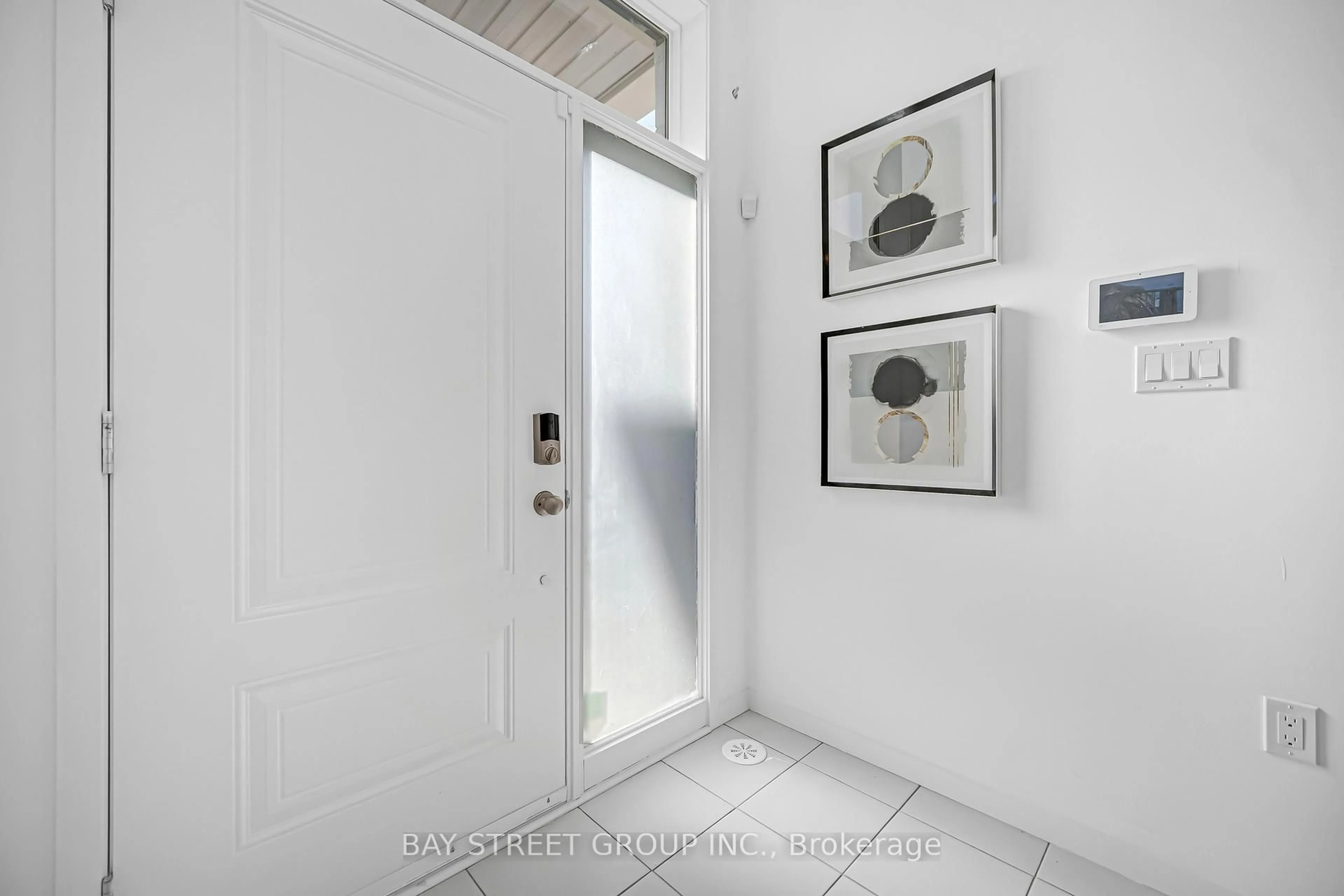 Indoor entryway for 27 Armillo Pl, Markham Ontario L6E 0V4