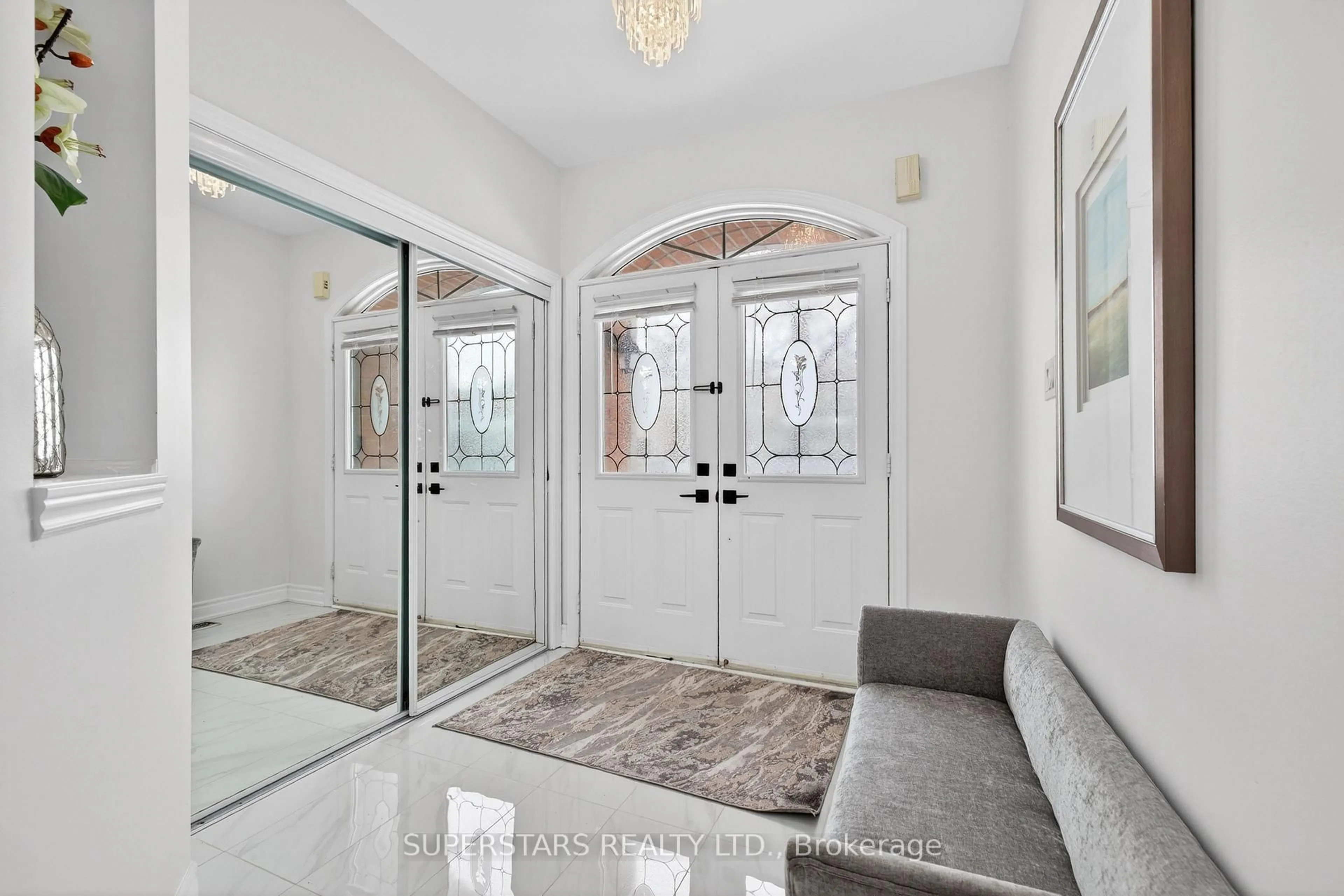 Indoor entryway for 68 Albright Cres, Richmond Hill Ontario L4E 4Z4