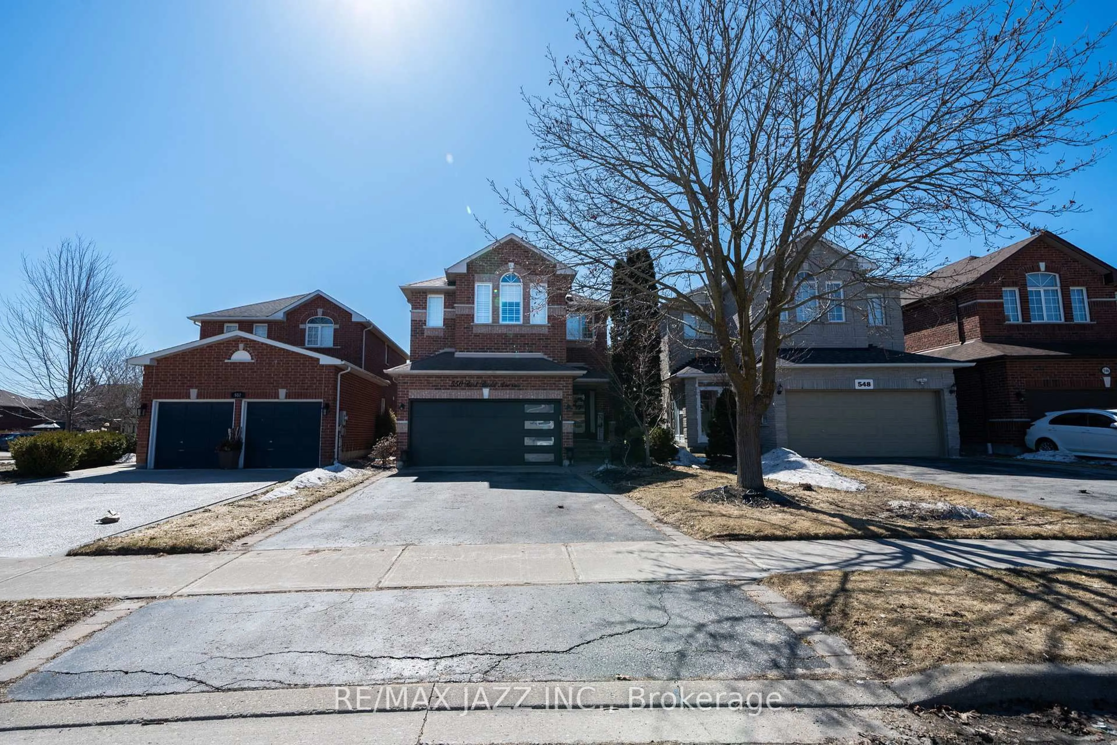 Home with brick exterior material, street for 550 Bert Budd Ave, Newmarket Ontario L3Y 8S7