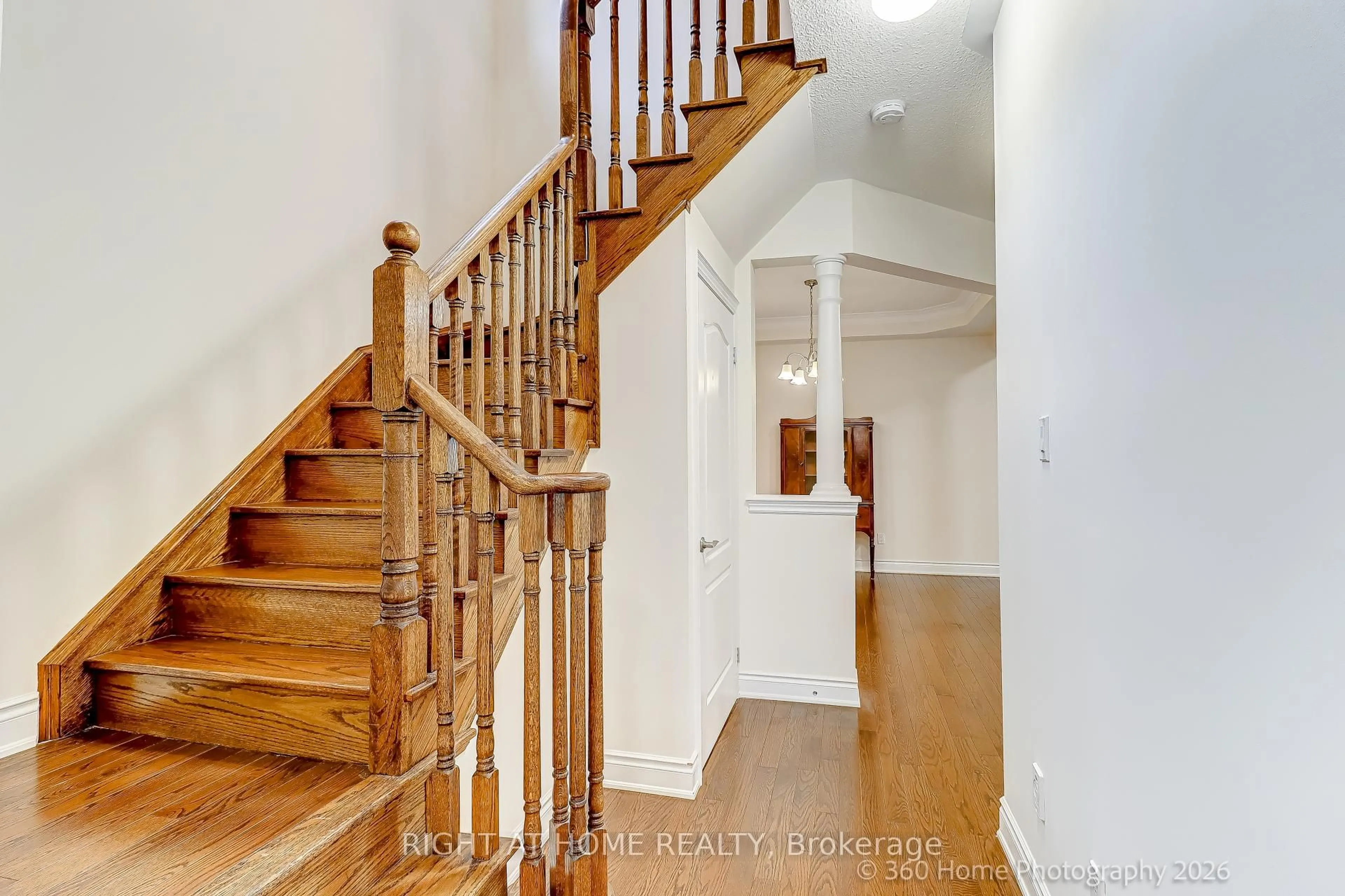 Unknown for 1045 Bob Scott Crt, Newmarket Ontario L3X 3L5