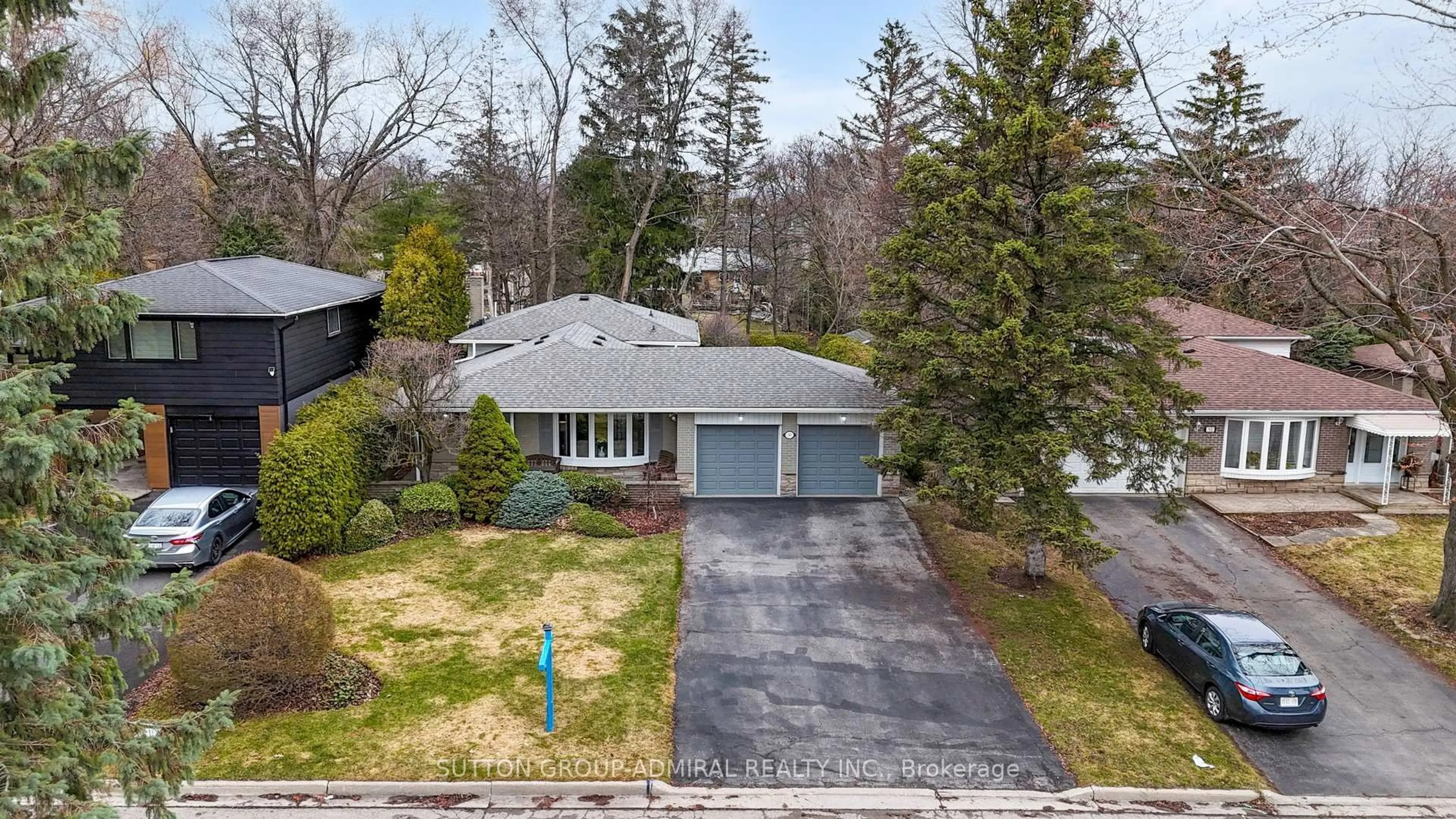 A pic from outside/outdoor area/front of a property/back of a property/a pic from drone, street for 50 Normark Dr, Markham Ontario L3T 3R1