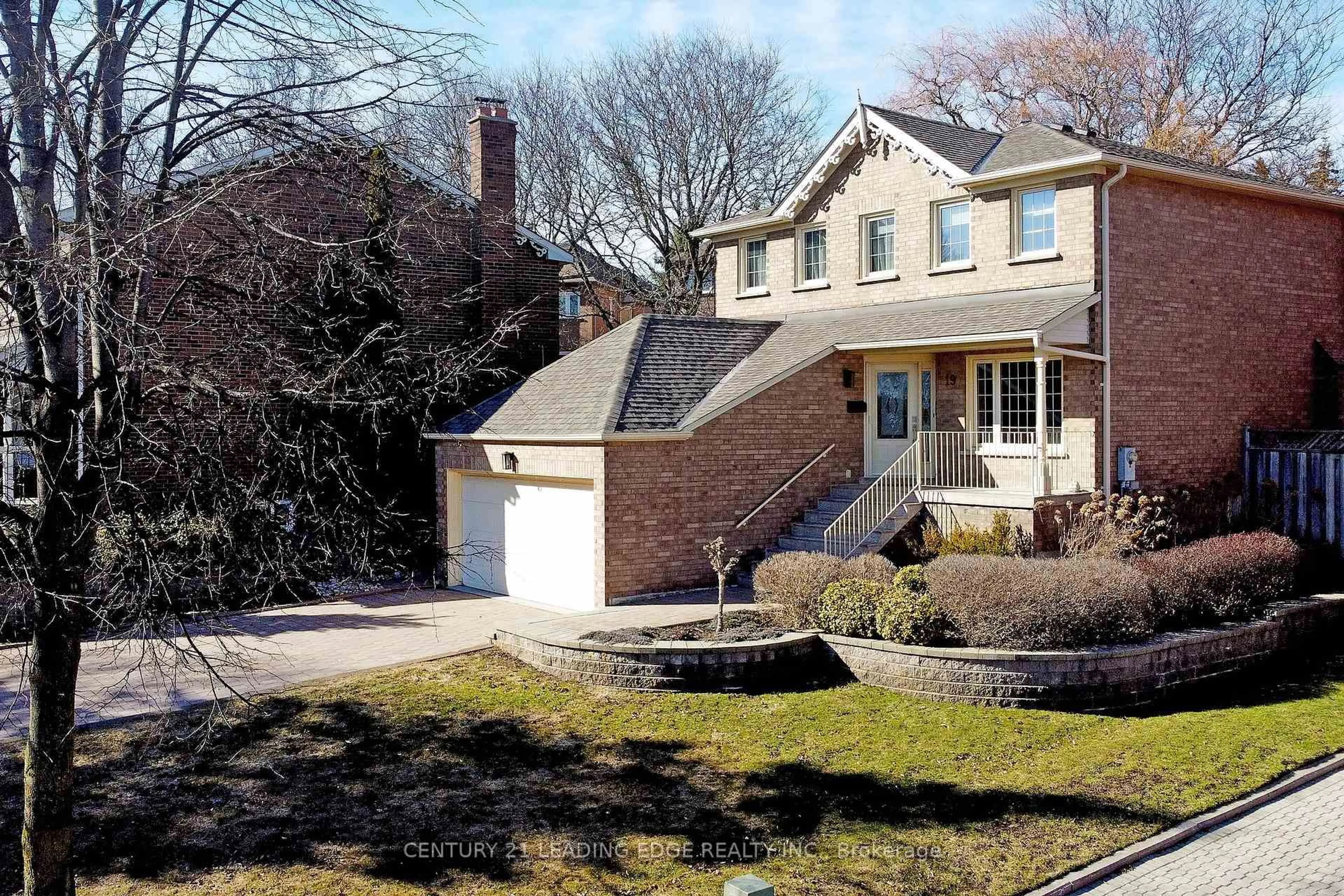 Home with brick exterior material, street for 19 Berkeley Crt, Markham Ontario L3R 6M4