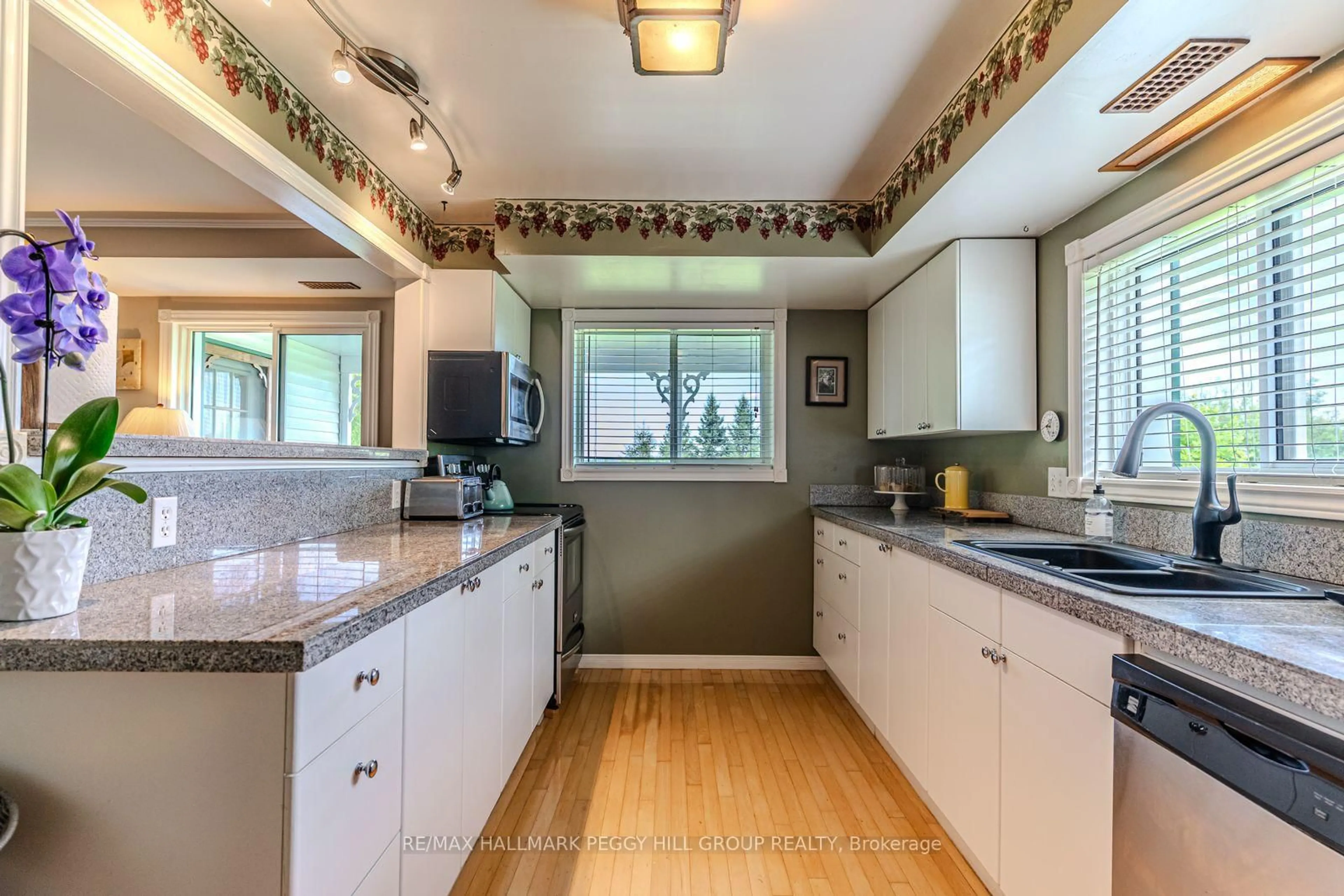 Open concept kitchen, unknown for 8064 9th Line, Essa Ontario L0L 2N0