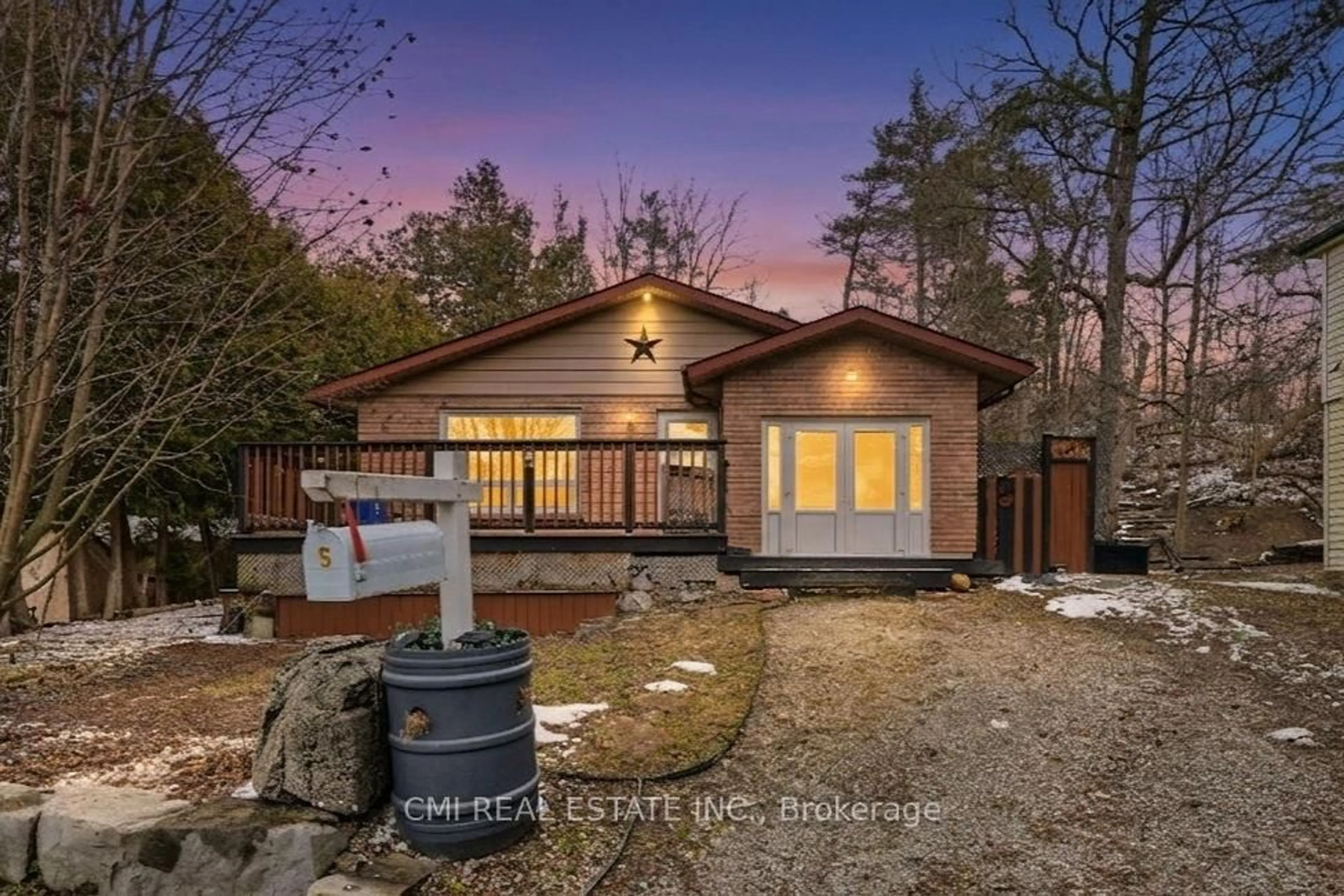 Unknown for 5 Pineway Ave, Georgina Ontario L4P 1X8