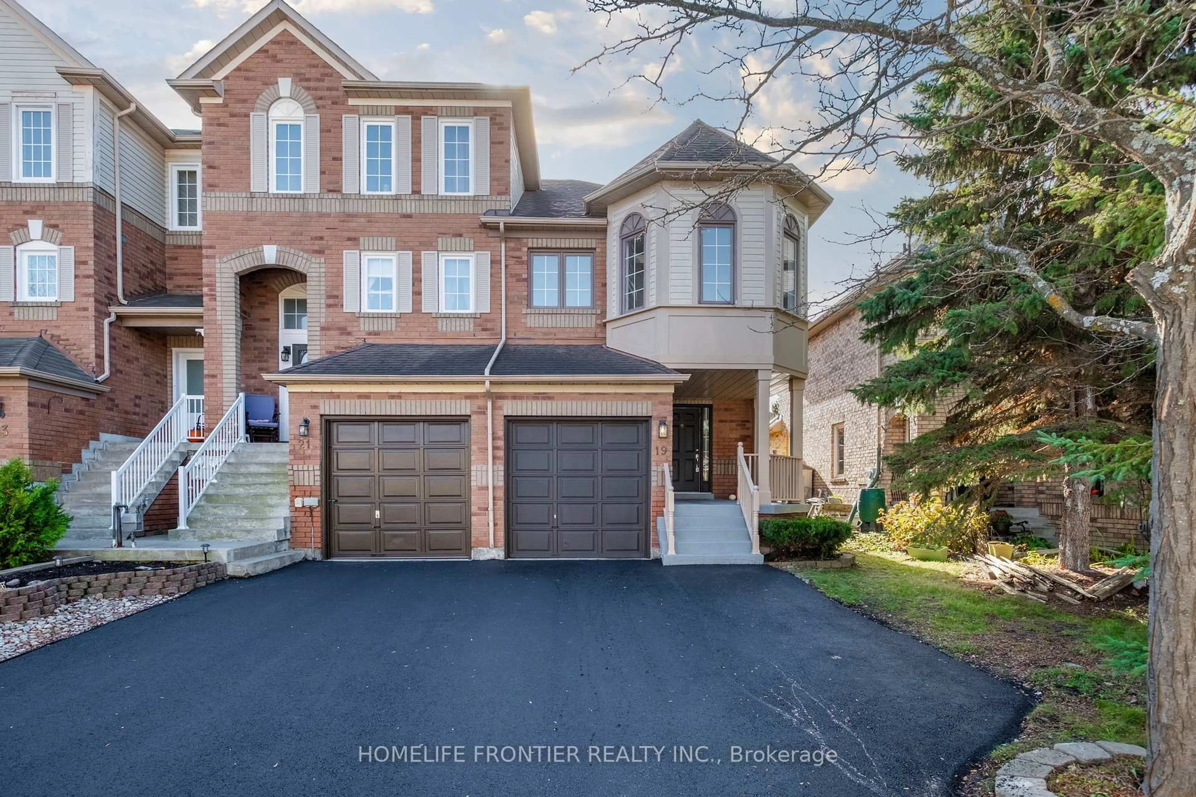 Home with brick exterior material, street for 19 Bowler St, Aurora Ontario L4G 7J2