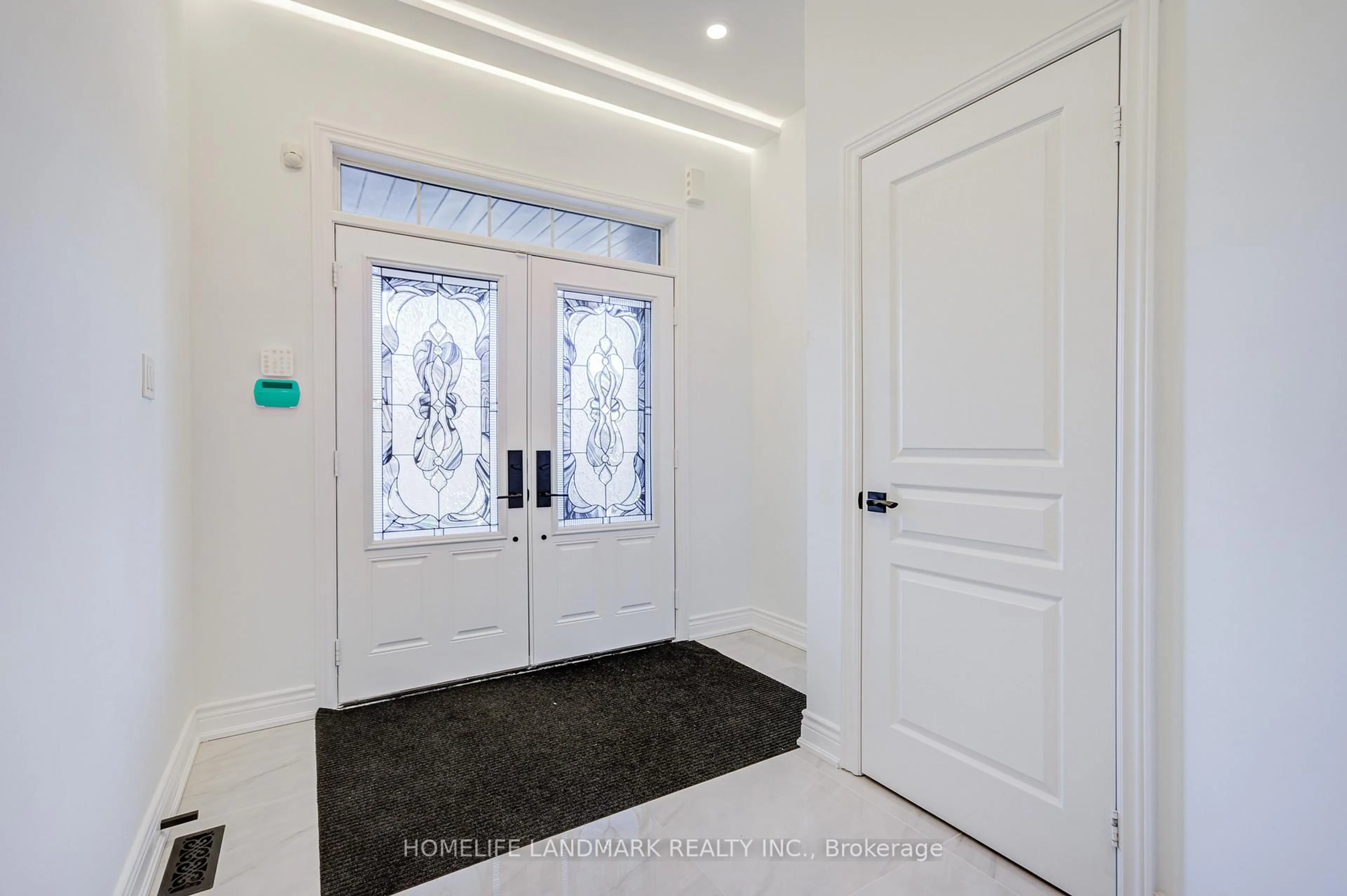 Indoor entryway for 24 Haskett Dr, Markham Ontario L6B 0S9