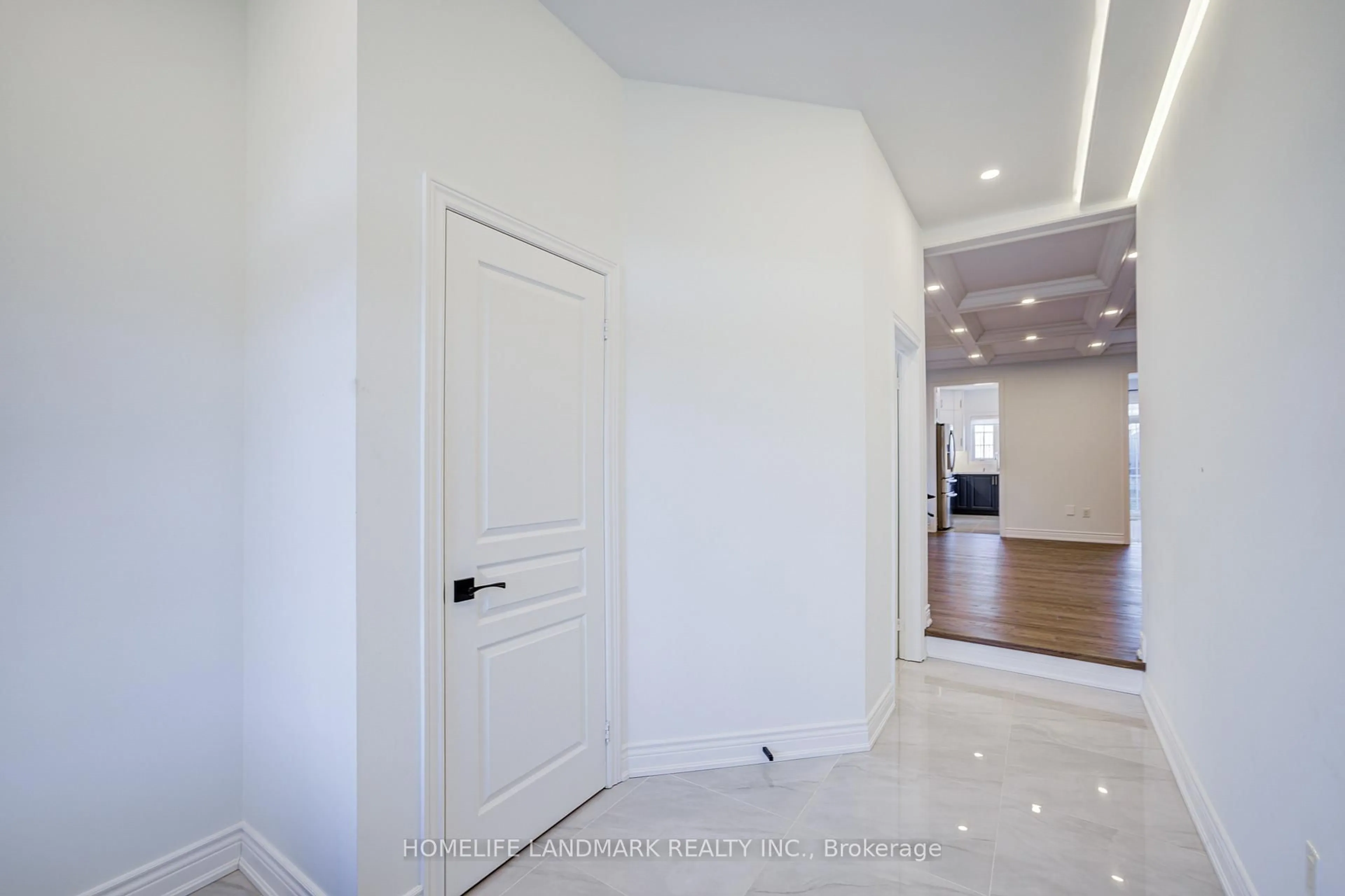 Indoor entryway for 24 Haskett Dr, Markham Ontario L6B 0S9
