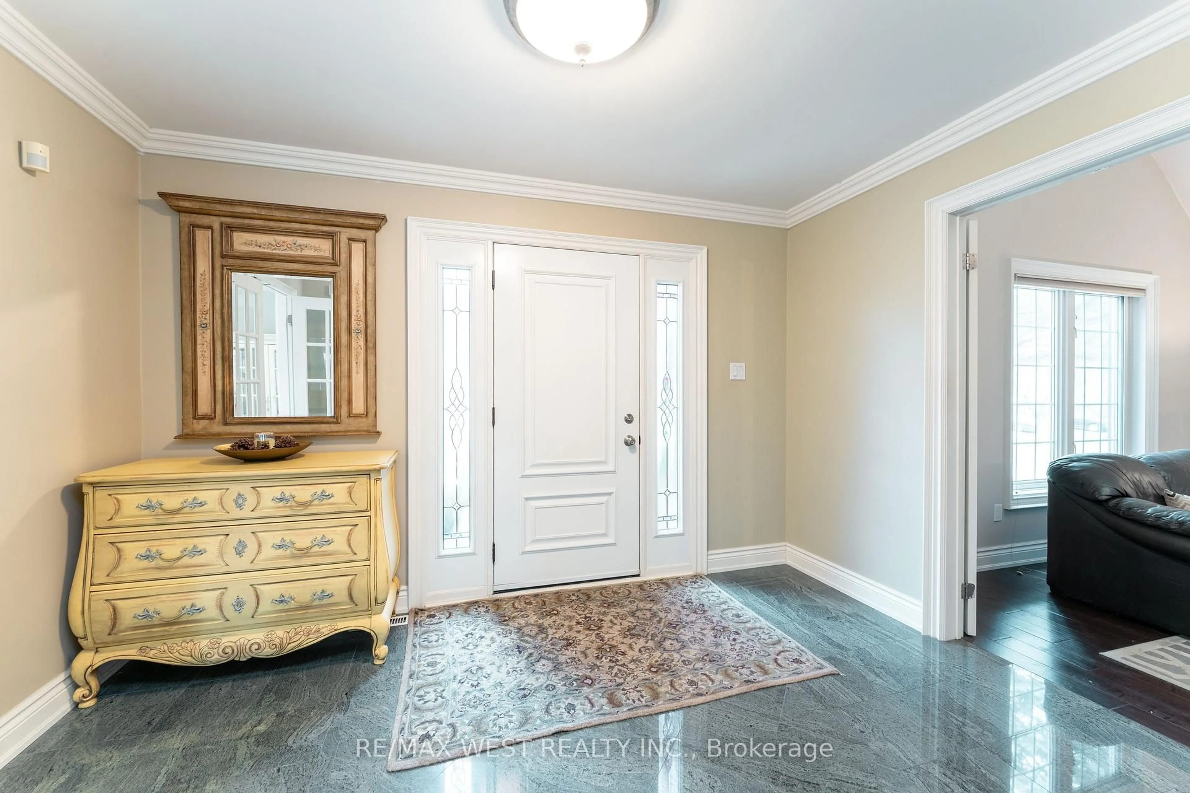 Indoor entryway for 18 Harrowsmith Pl, Richmond Hill Ontario L4E 2J9