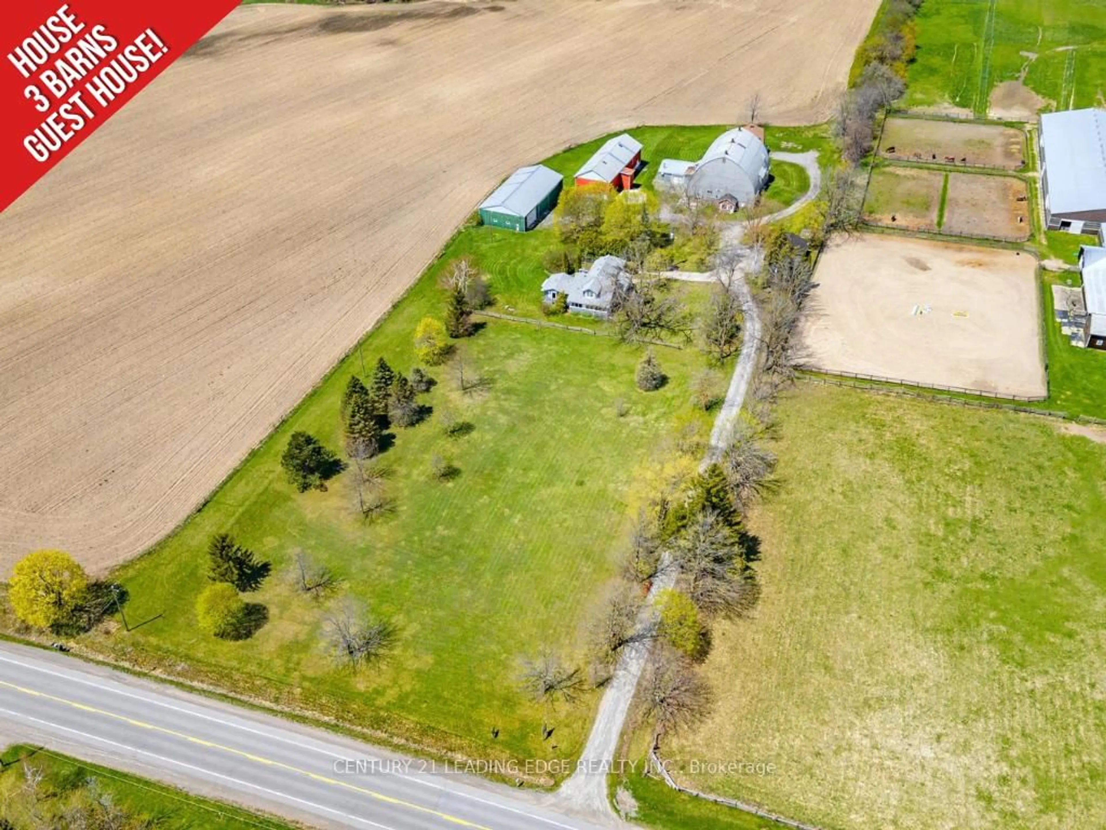 A pic from outside/outdoor area/front of a property/back of a property/a pic from drone, street for 362 Victoria Rd, Georgina Ontario L0E 1N0