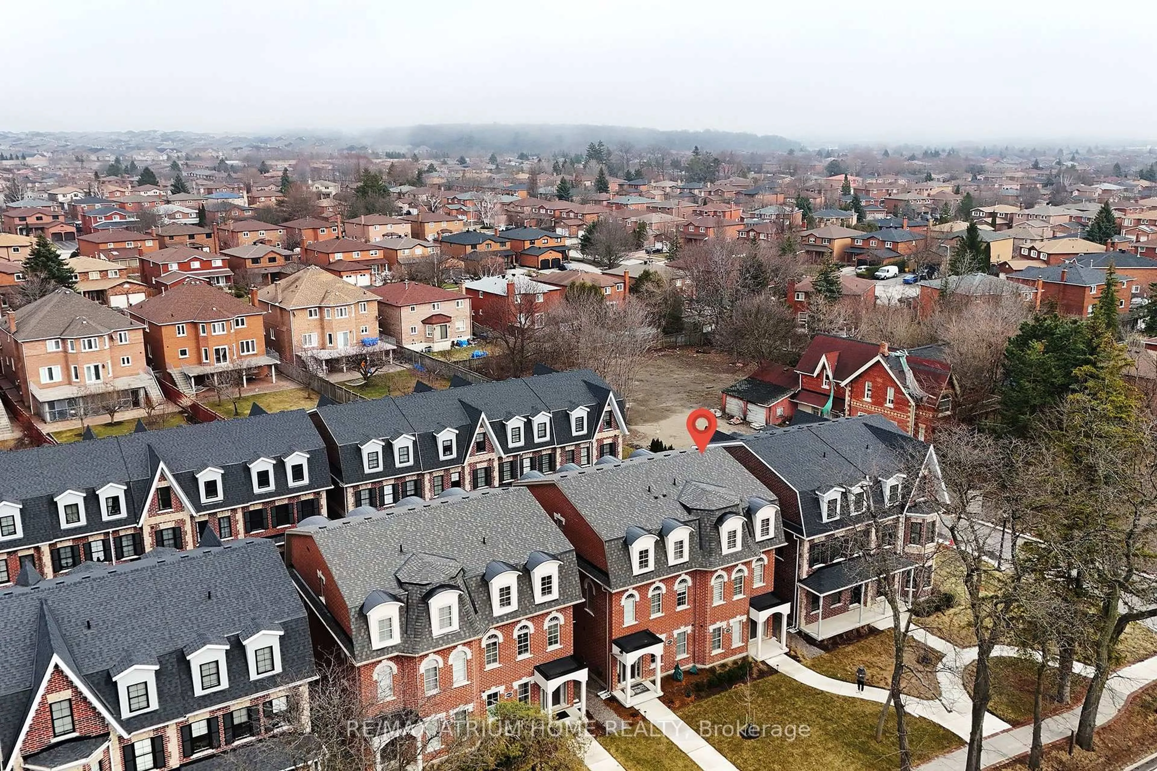 A pic from outside/outdoor area/front of a property/back of a property/a pic from drone, unknown for 9797 Keele St, Vaughan Ontario L6A 5E3