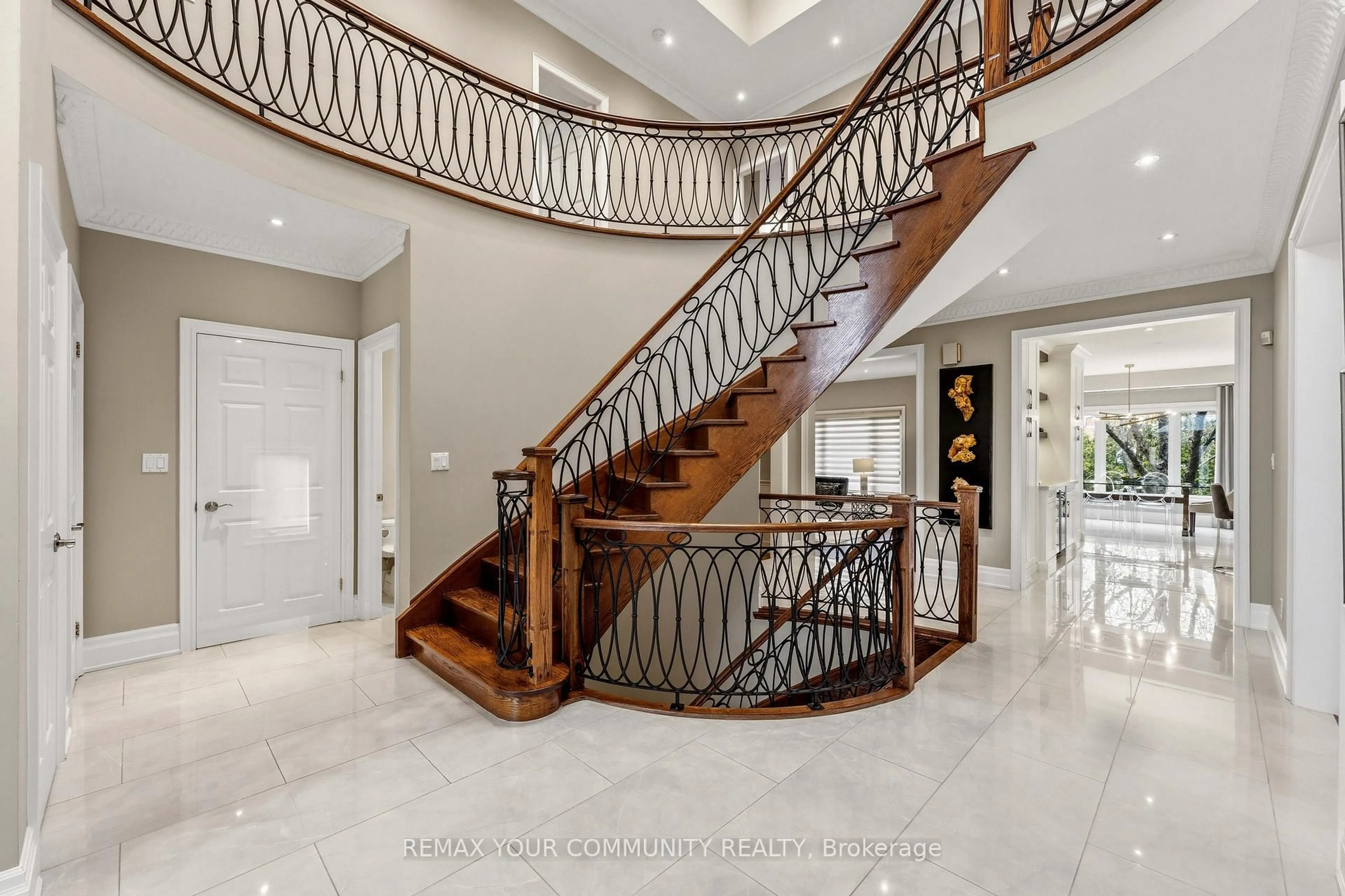 Unknown for 37 Vaughan Blvd, Vaughan Ontario L4J 3N8