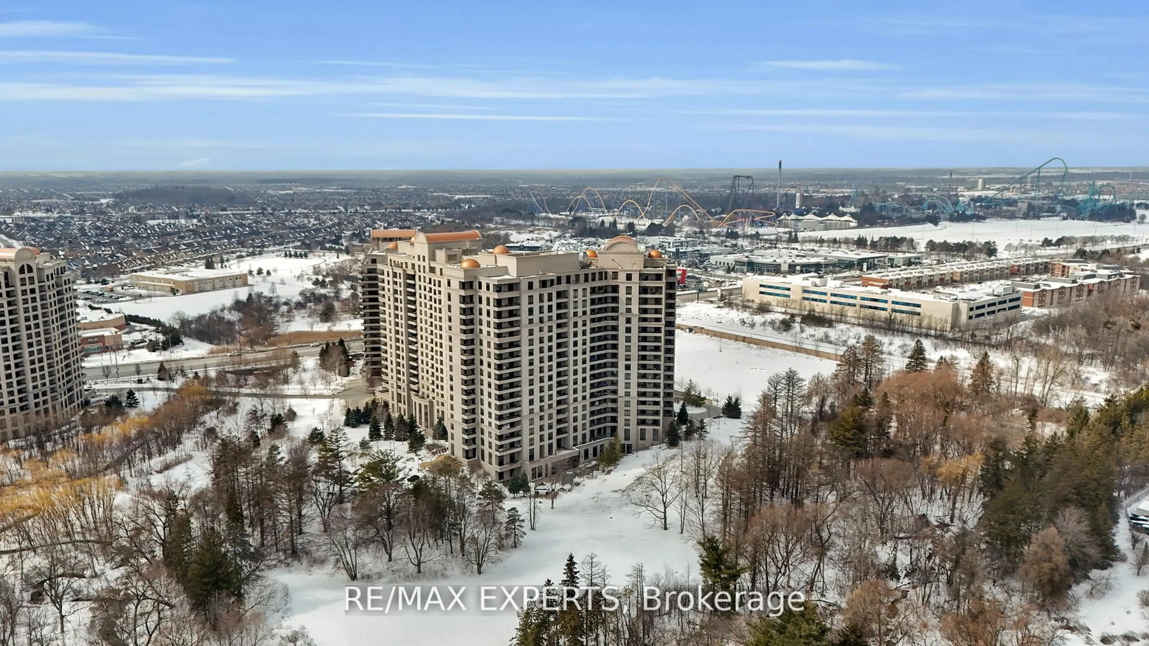 A pic from outside/outdoor area/front of a property/back of a property/a pic from drone, city buildings view from balcony for 9255 Jane St #701, Vaughan Ontario L6A 0K1