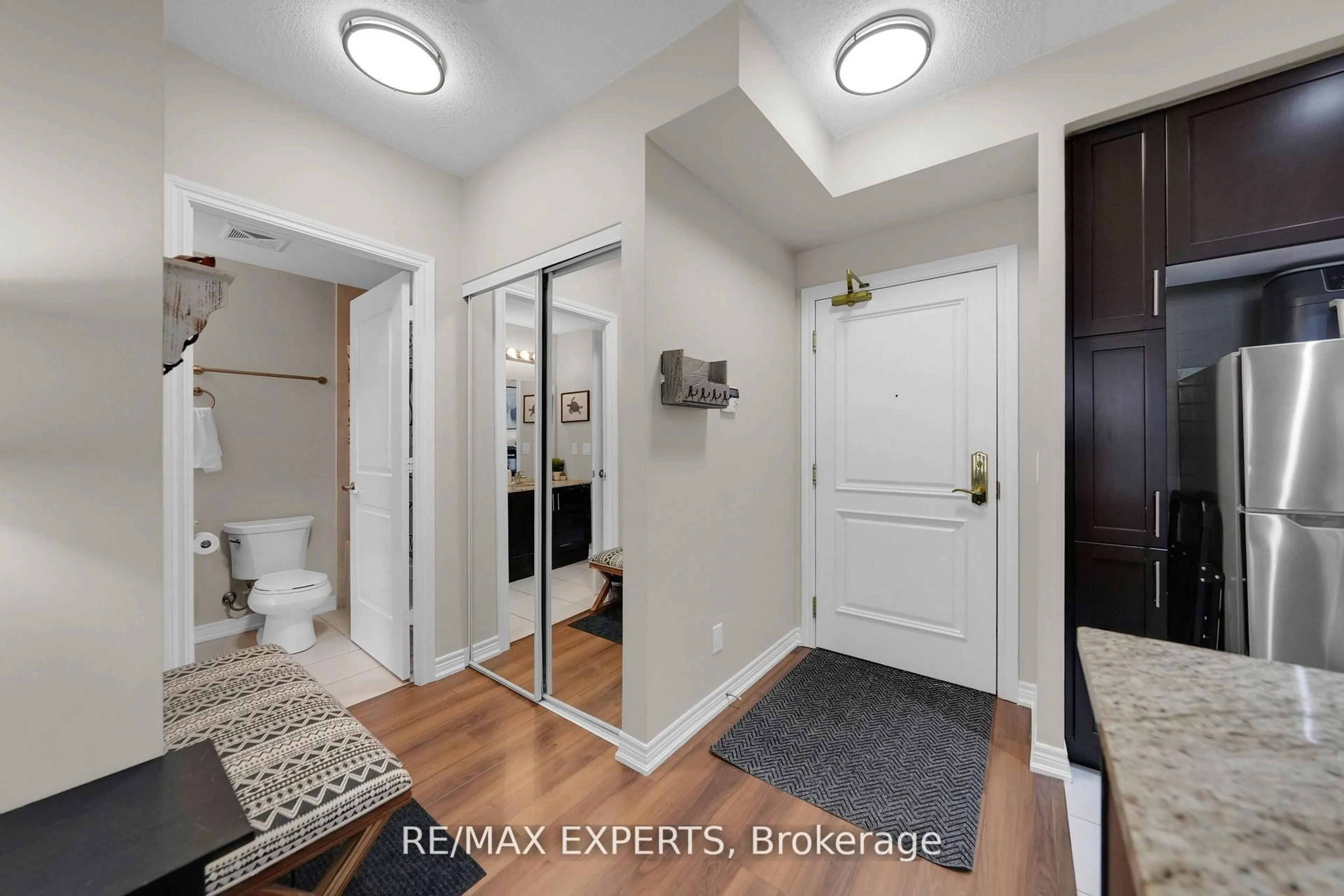 Indoor entryway for 9255 Jane St #701, Vaughan Ontario L6A 0K1
