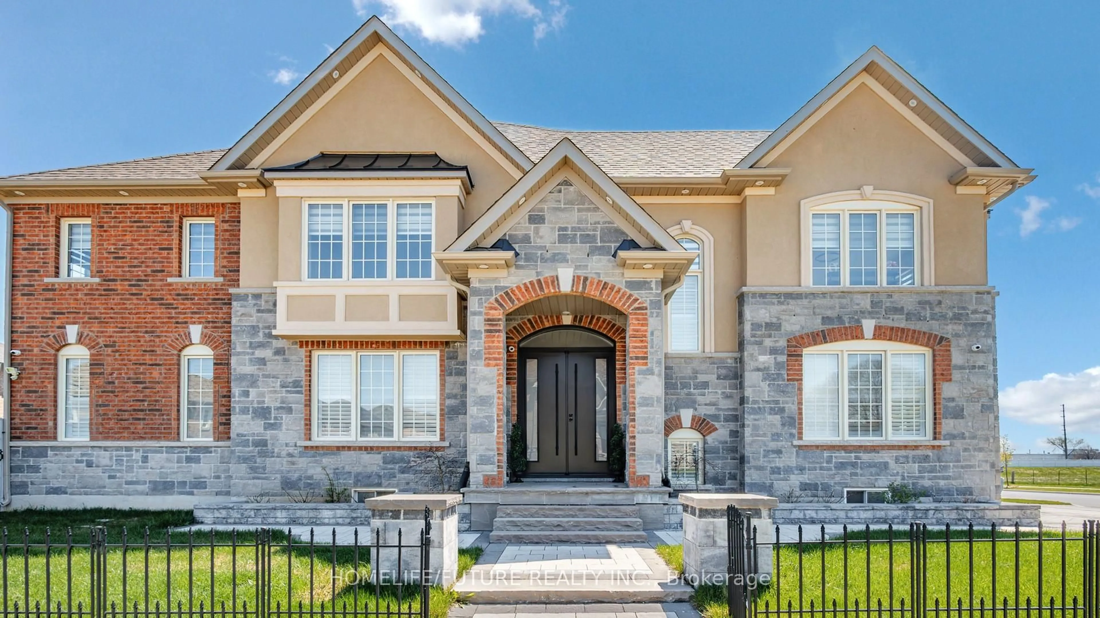 Home with brick exterior material, unknown for 1009 Langford Blvd, Bradford West Gwillimbury Ontario L3Z 4K9