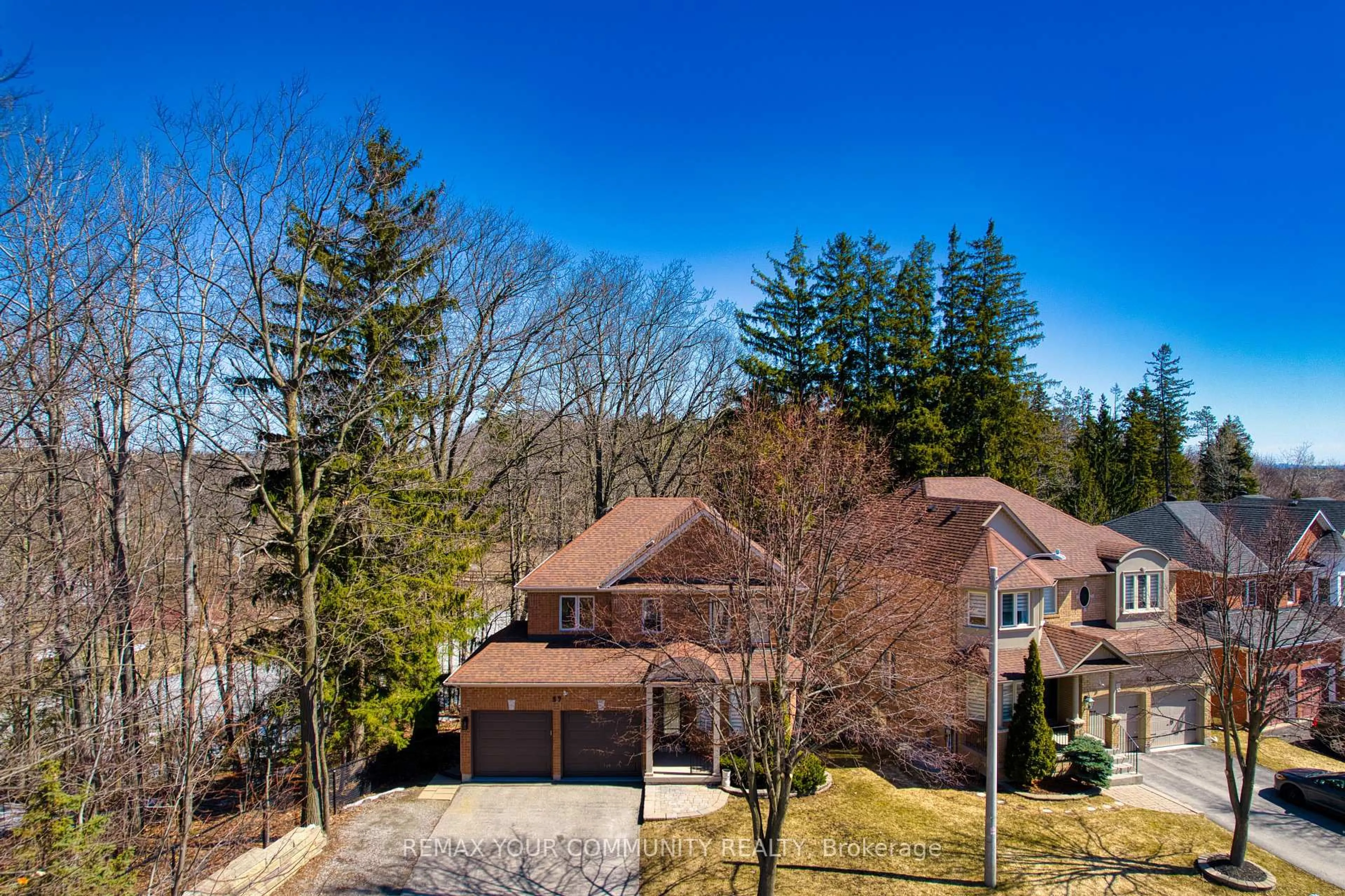 A pic from outside/outdoor area/front of a property/back of a property/a pic from drone, unknown for 57 Abilene Crt, Richmond Hill Ontario L4C 0S6