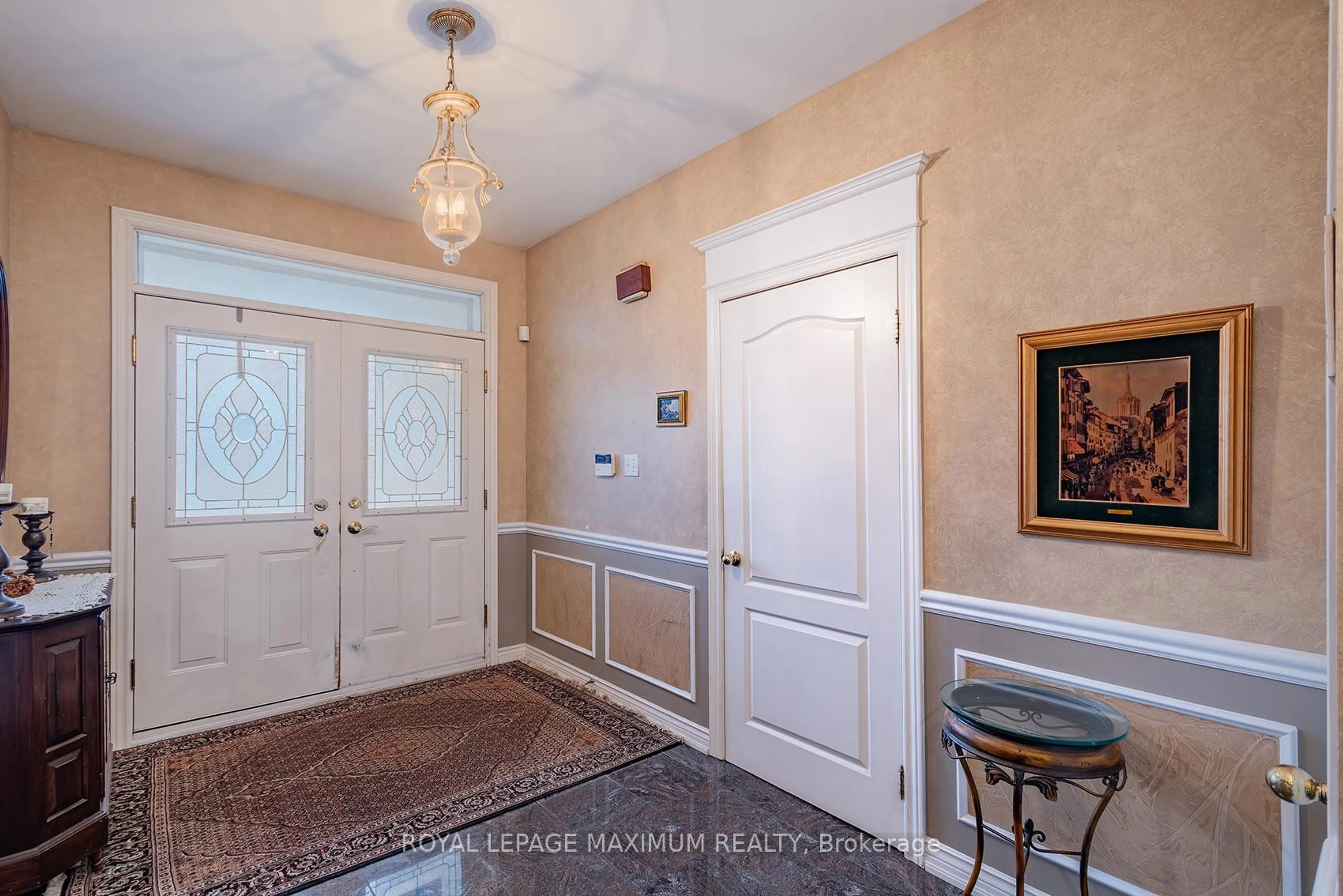 Indoor entryway for 14 Mustang Rd, Vaughan Ontario L6A 1X4