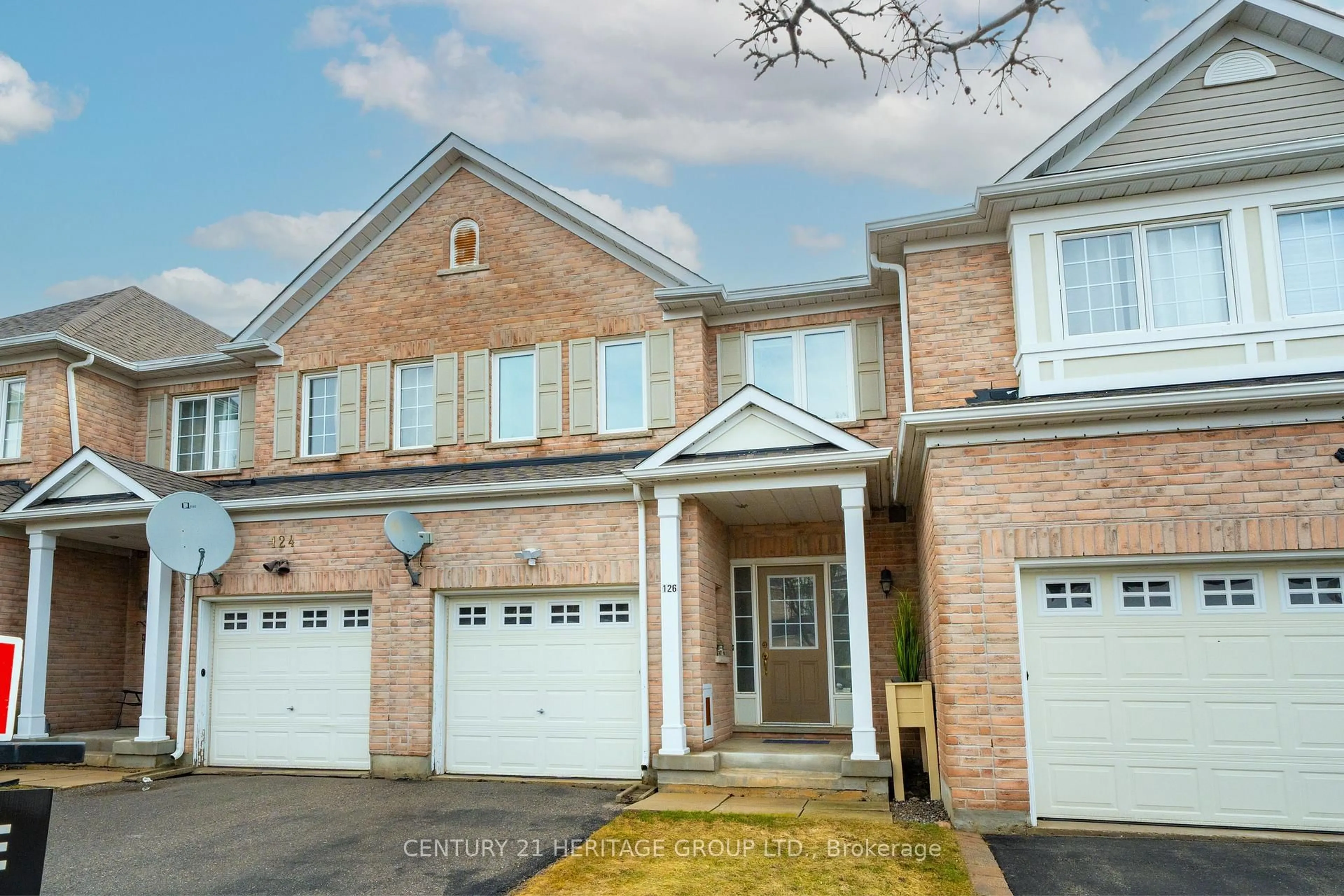 Home with brick exterior material, street for 126 Lowther Ave, Richmond Hill Ontario L4E 4P4