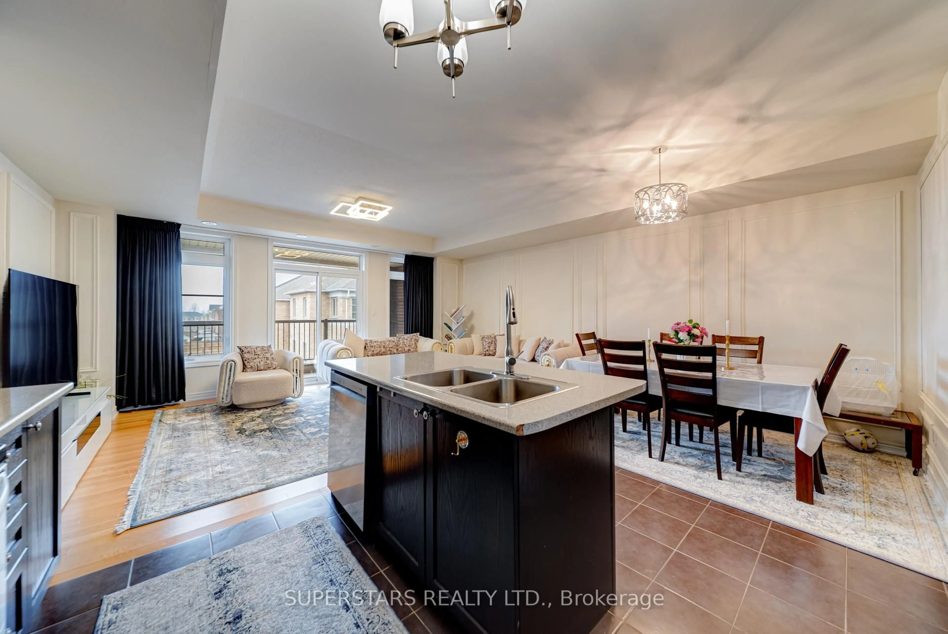 Open concept kitchen, ceramic/tile floor for 8 Villa Ada Dr, Markham Ontario L6B 1N7