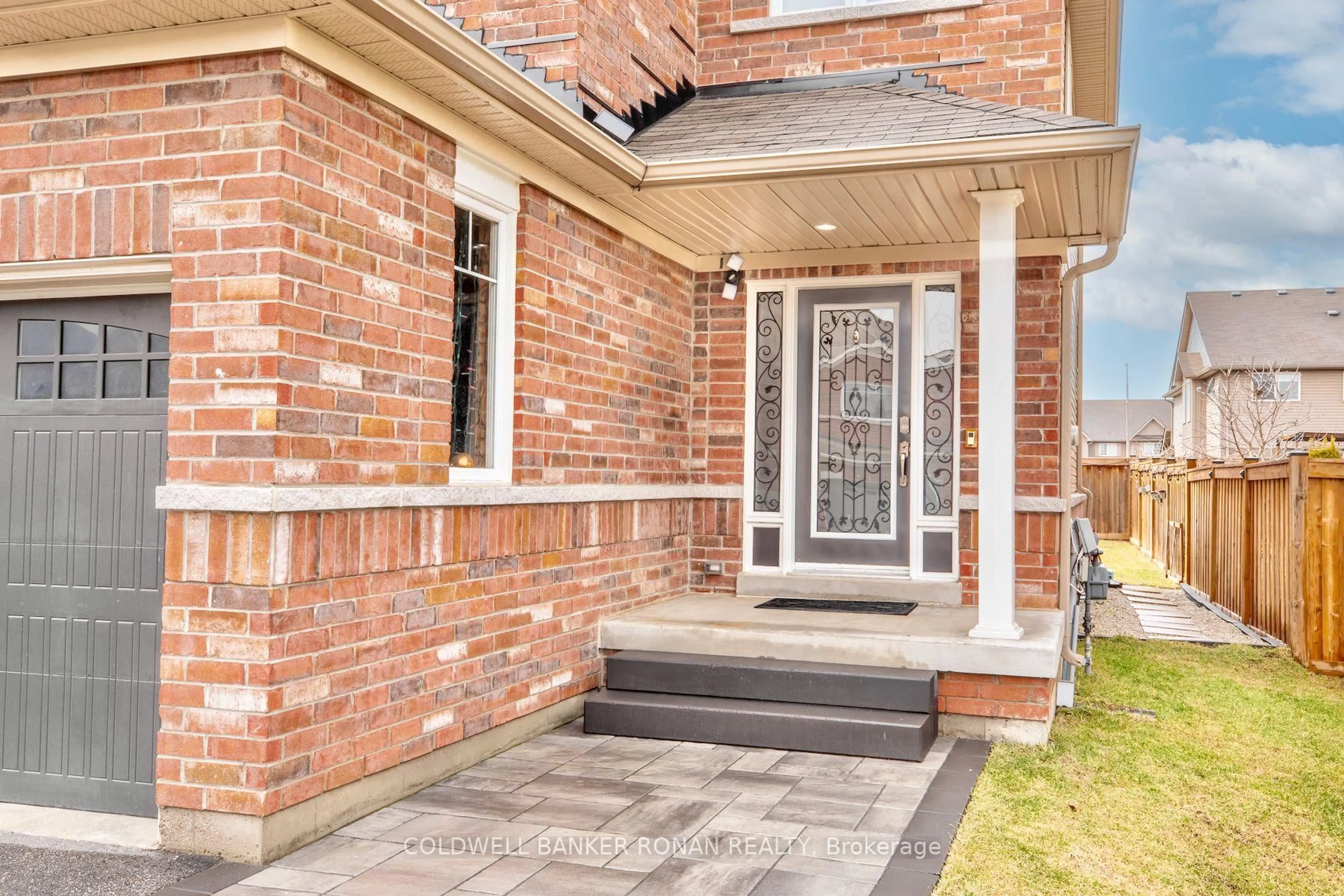 Home with brick exterior material, street for 18 Jones St, New Tecumseth Ontario L9R 0C1