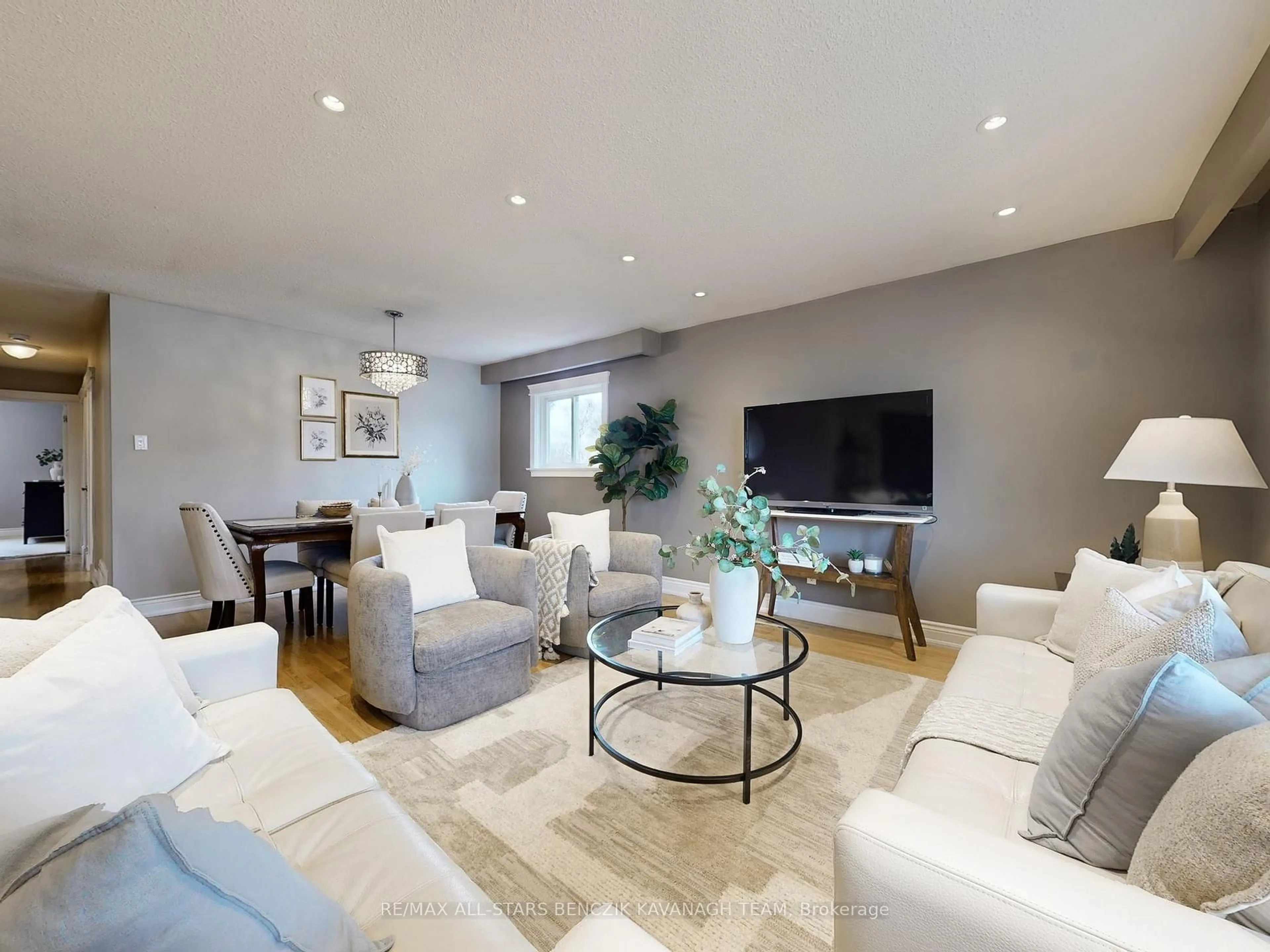 Living room with furniture, unknown for 30 Sir Caradoc Pl, Markham Ontario L3P 2X6