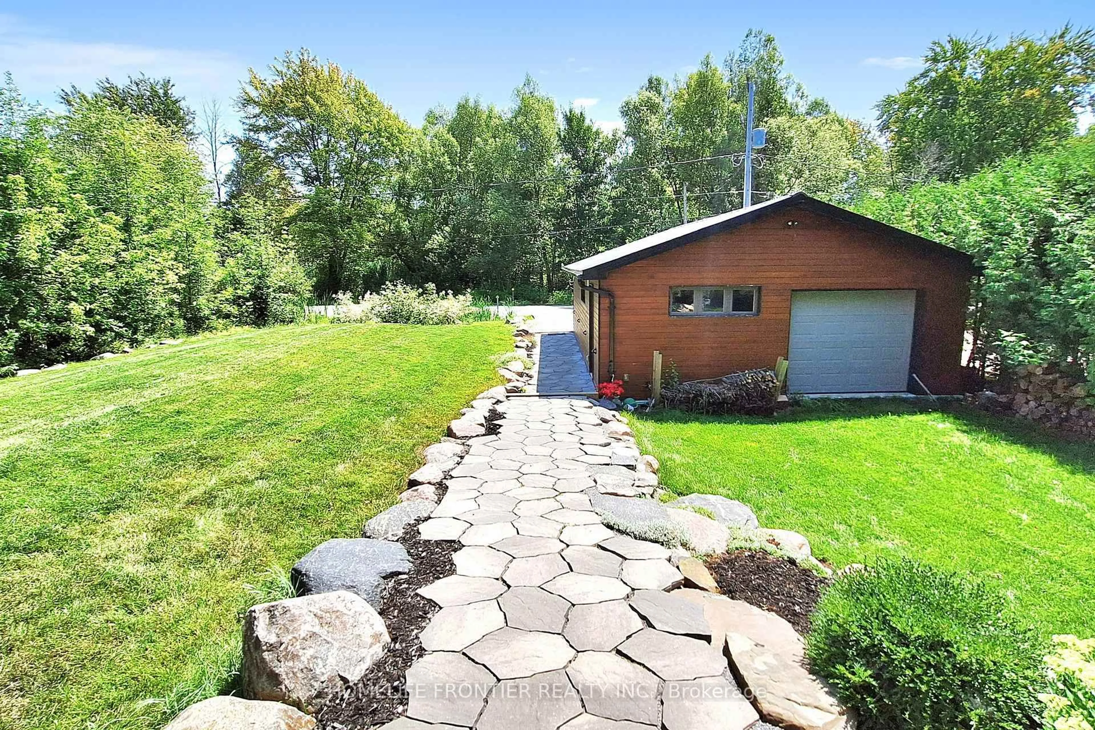 Unknown for 44 Irving Dr, Georgina Ontario L0E 1N0