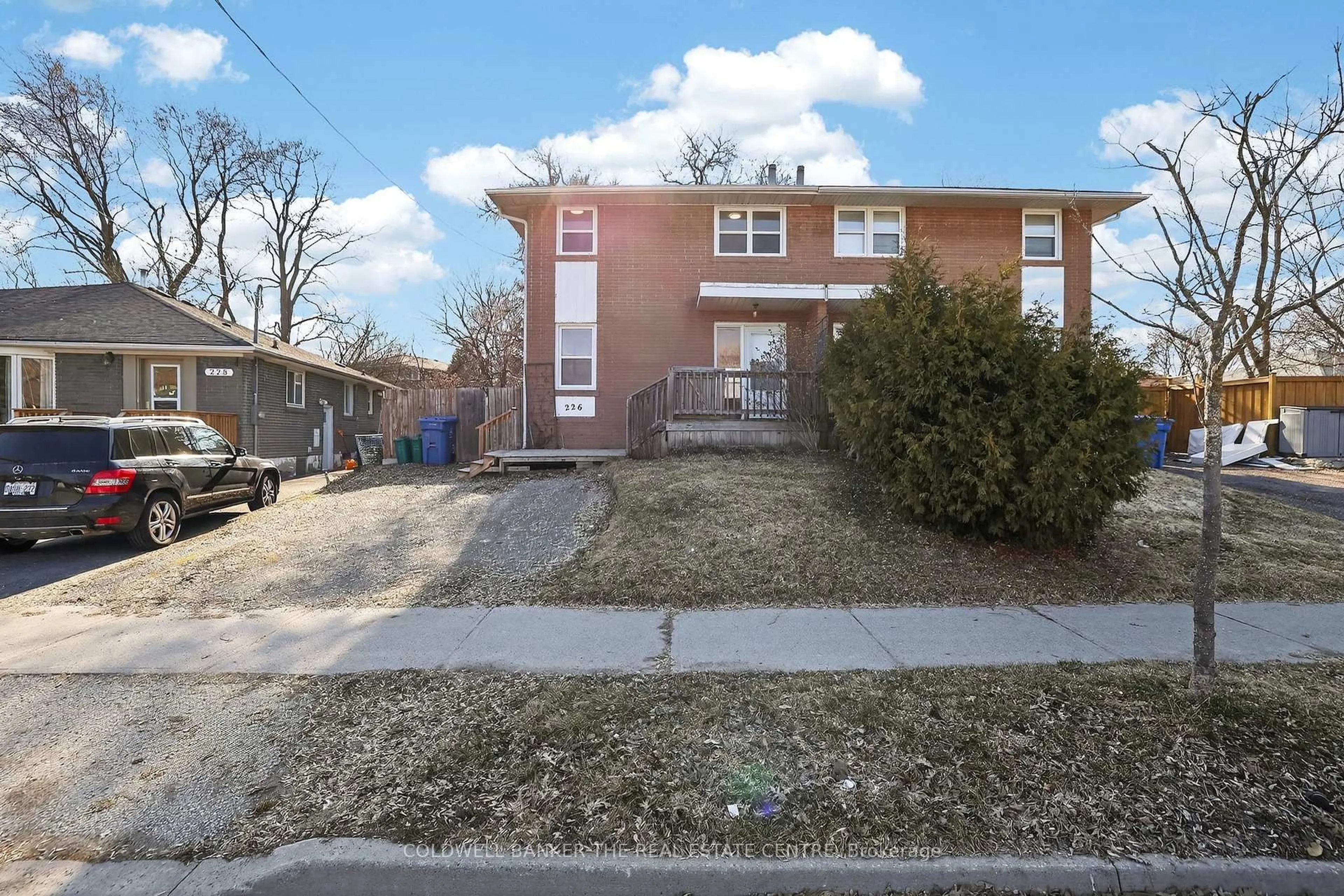 Unknown for 226 Septonne Ave, Newmarket Ontario L3Y 2W6