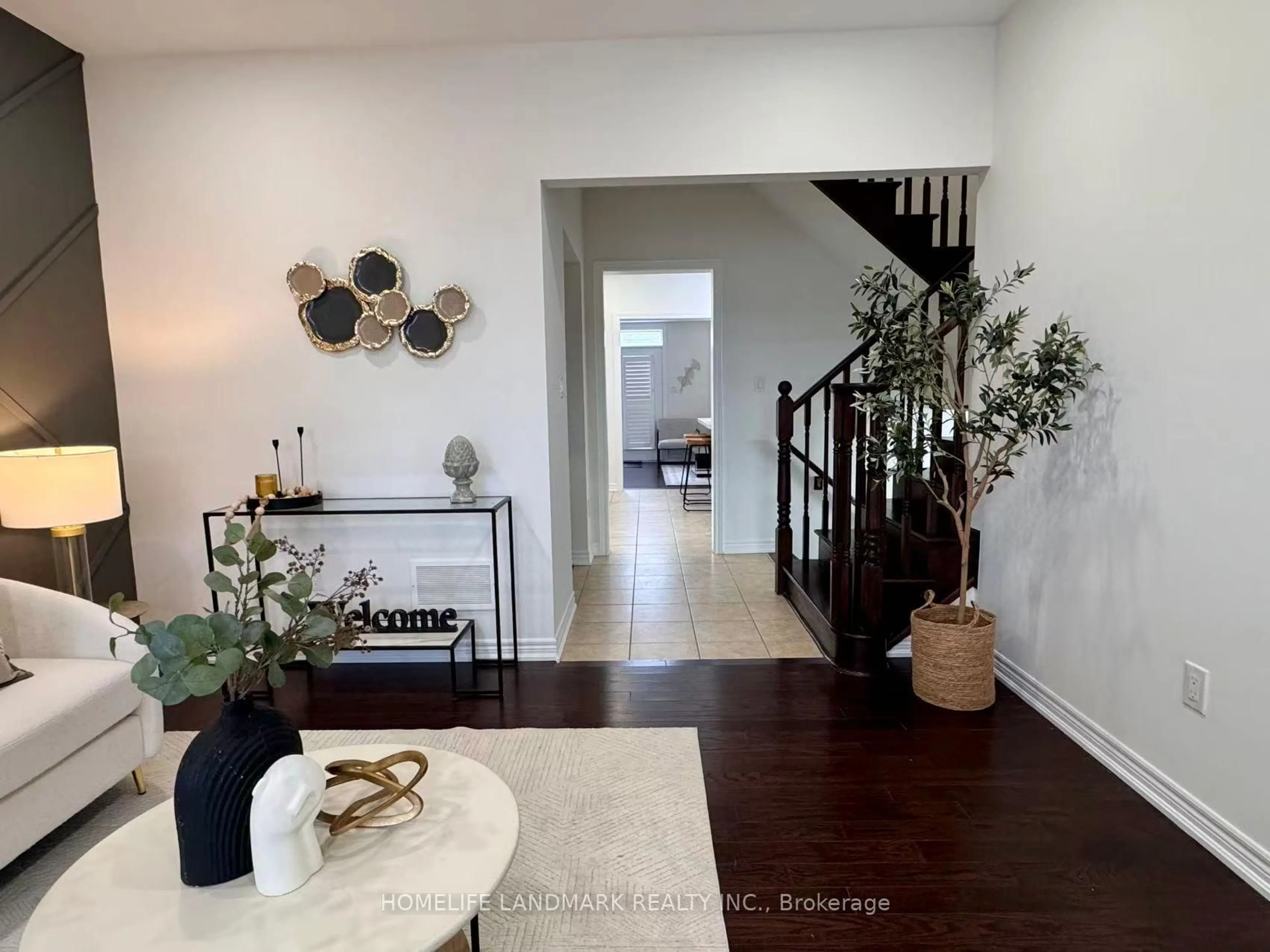 Indoor entryway for 97 Cornwall Dr, Markham Ontario L6B 0Y8
