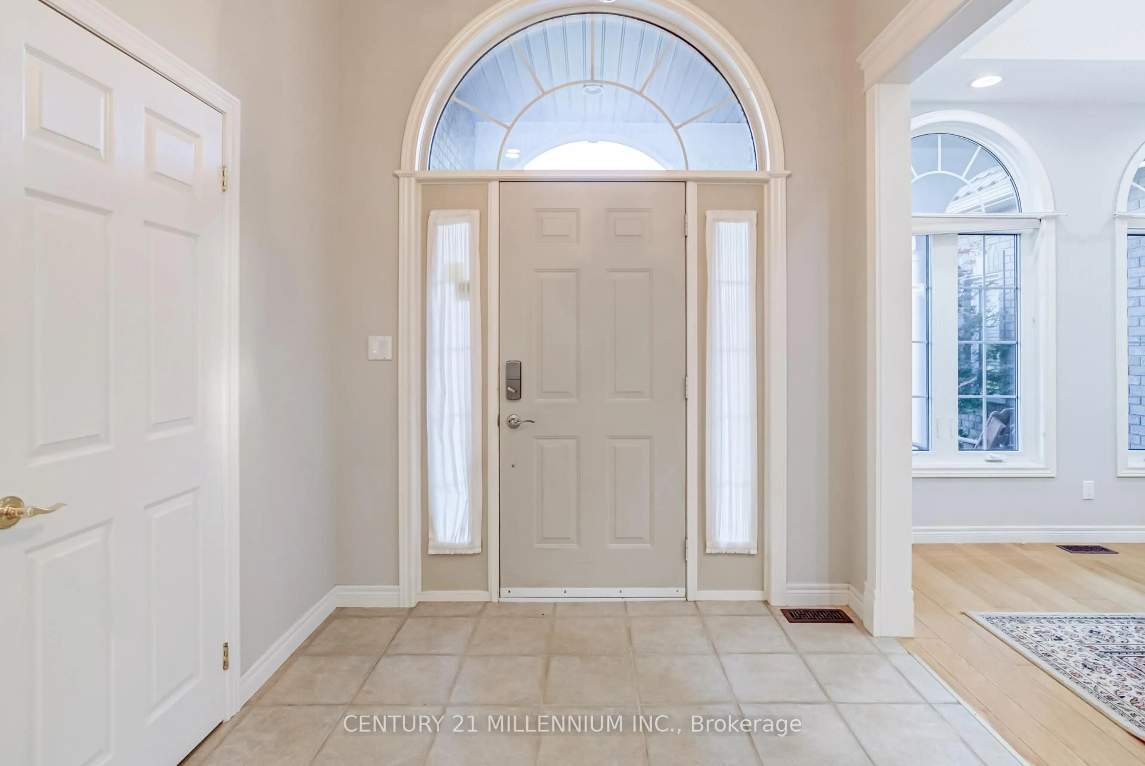 Indoor entryway for 9344 County 1 Rd, Adjala-Tosorontio Ontario L0N 1P0