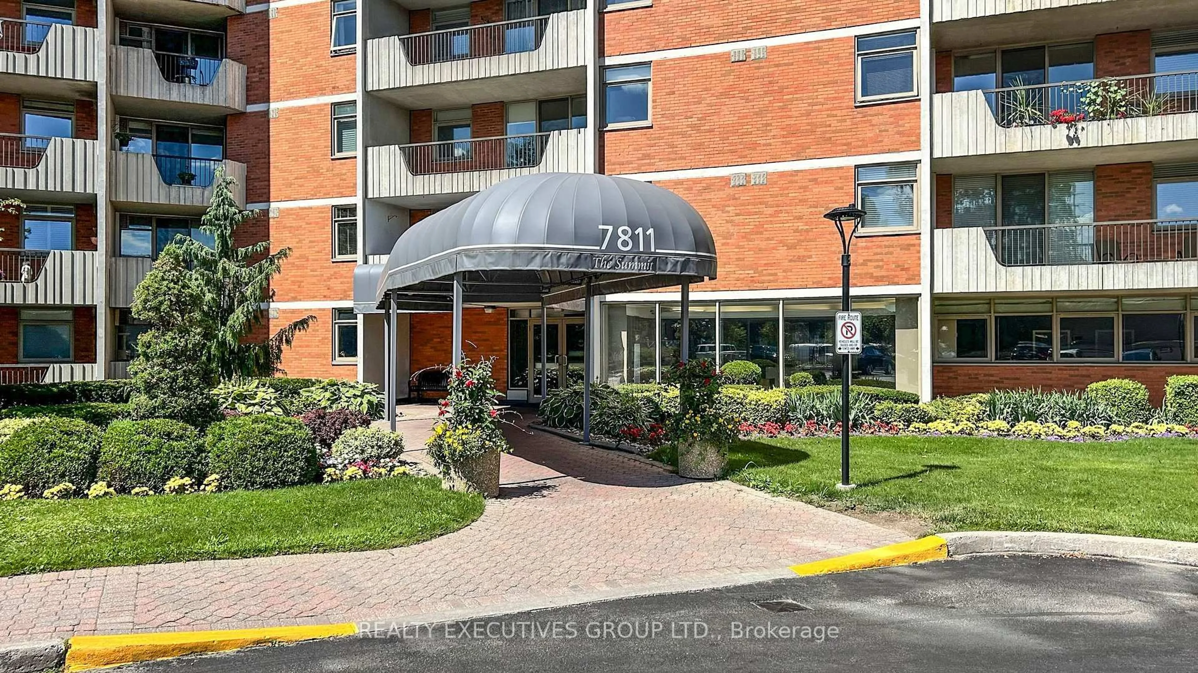 Indoor foyer for 7811 Yonge St #1106, Markham Ontario L3T 4S3