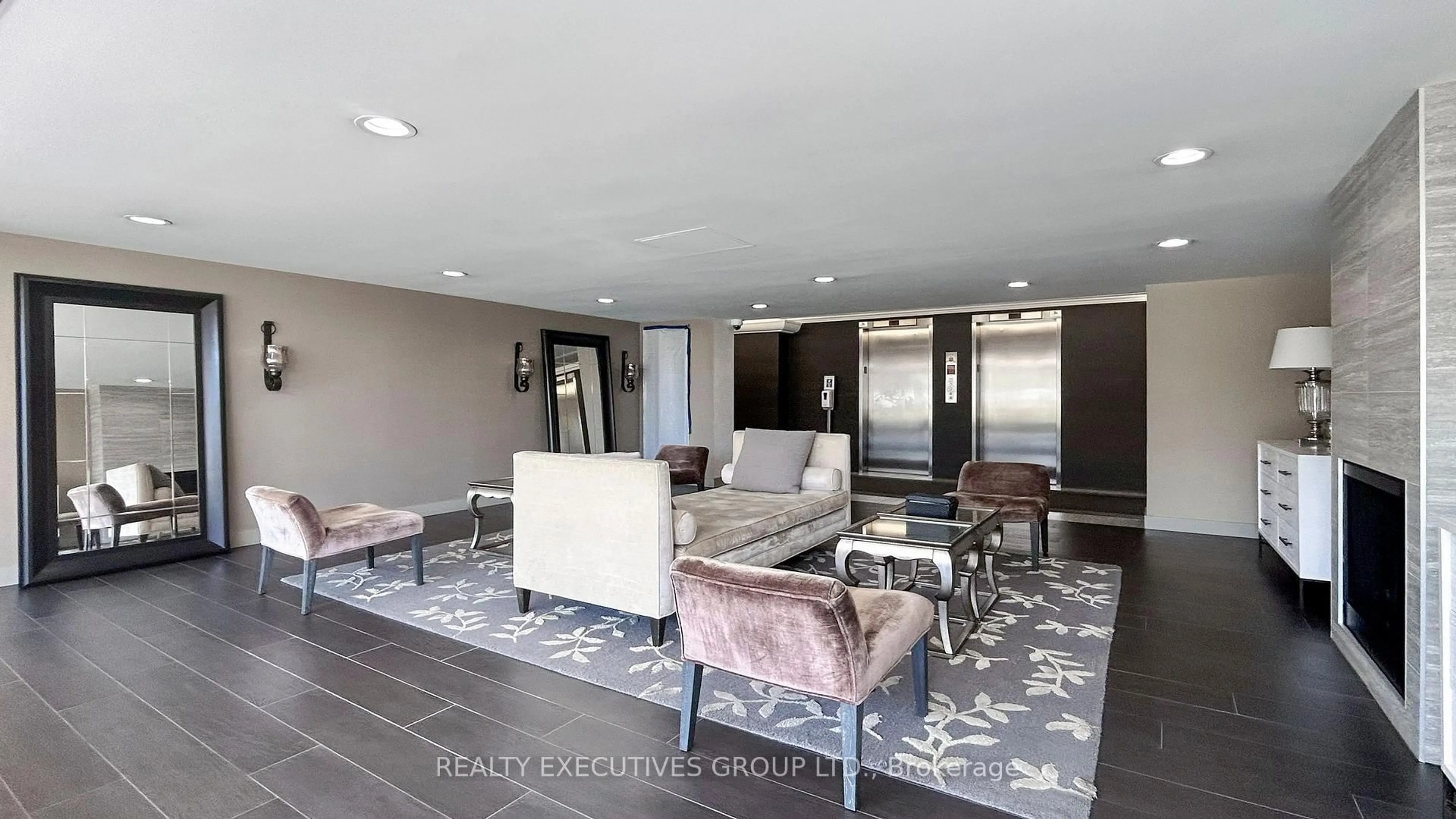 Lobby for 7811 Yonge St #1106, Markham Ontario L3T 4S3