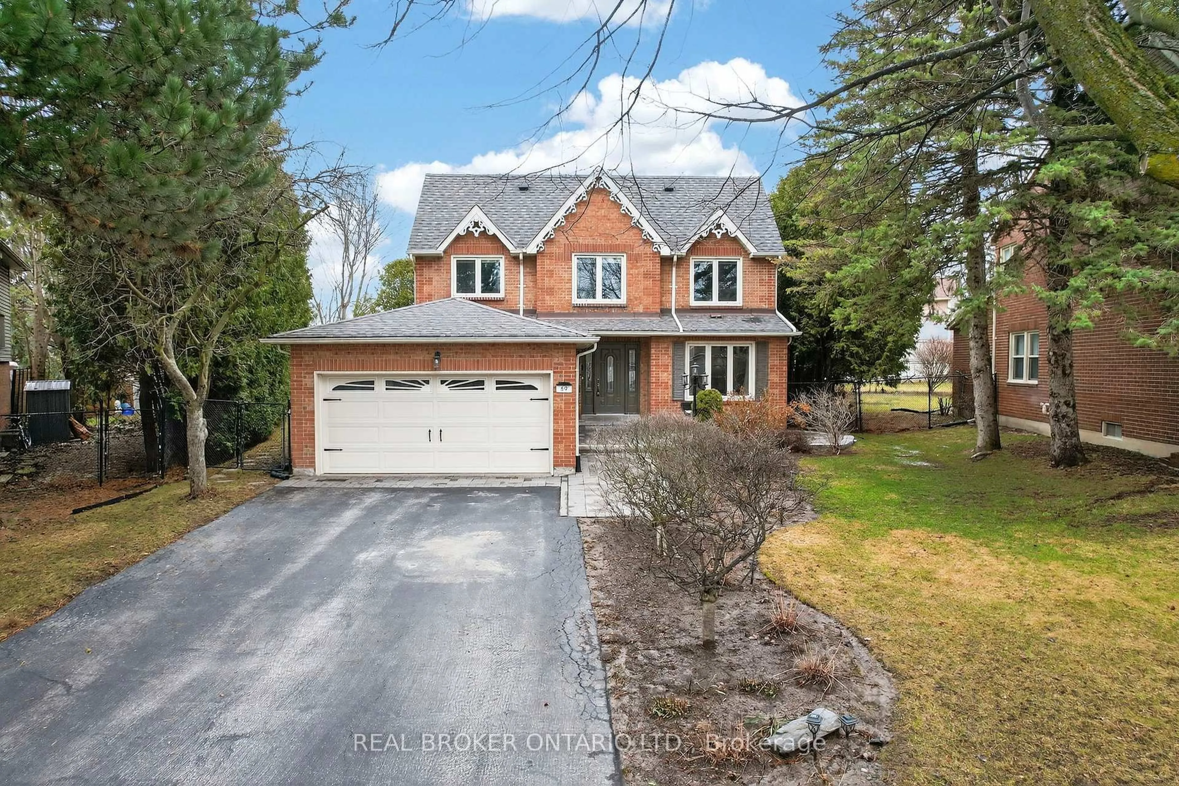 Home with brick exterior material, street for 89 Marsden Crt, Newmarket Ontario L3Y 7P6