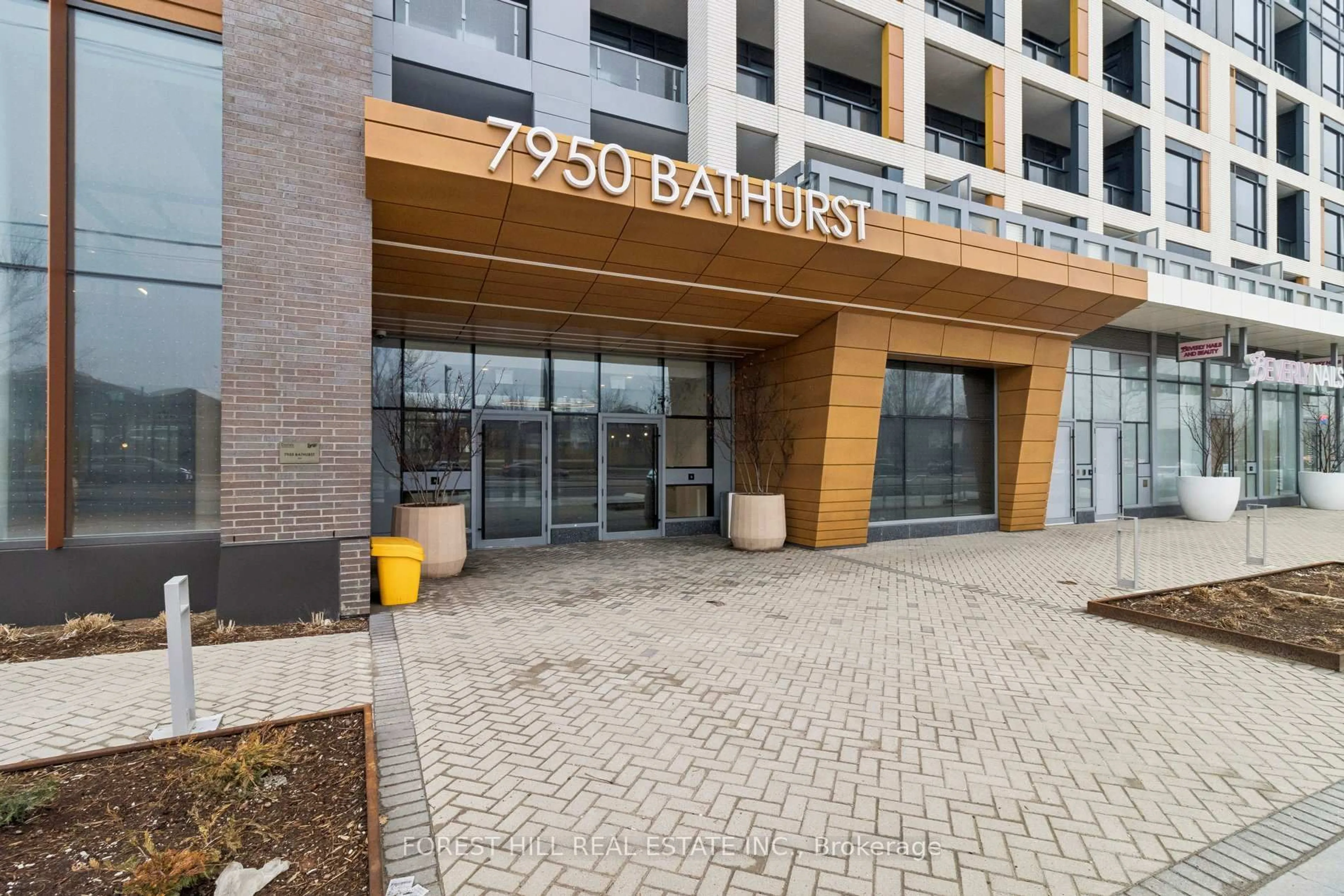 Patio, building for 7950 Bathurst St #508, Vaughan Ontario L4J 0L4