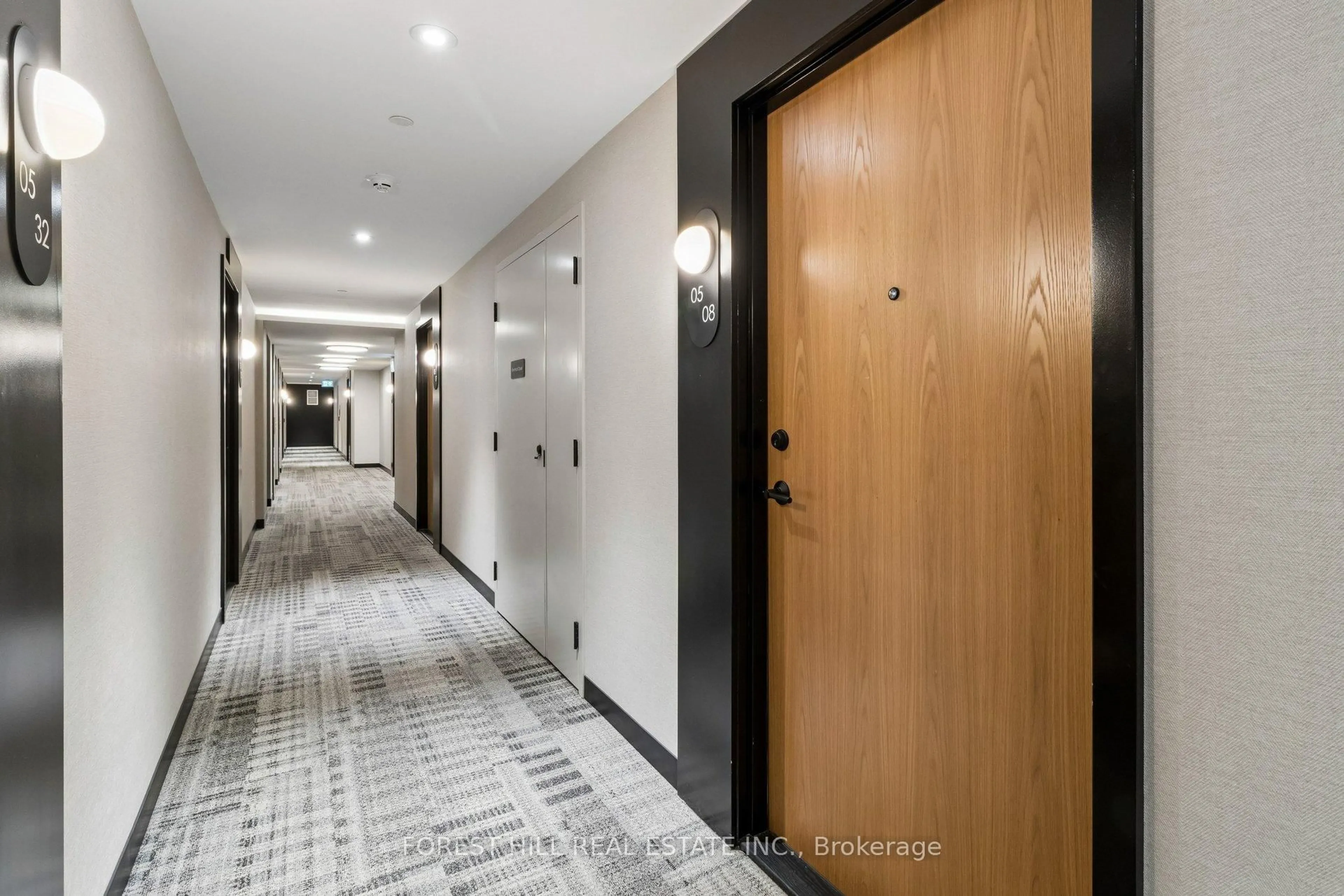 Indoor foyer for 7950 Bathurst St #508, Vaughan Ontario L4J 0L4