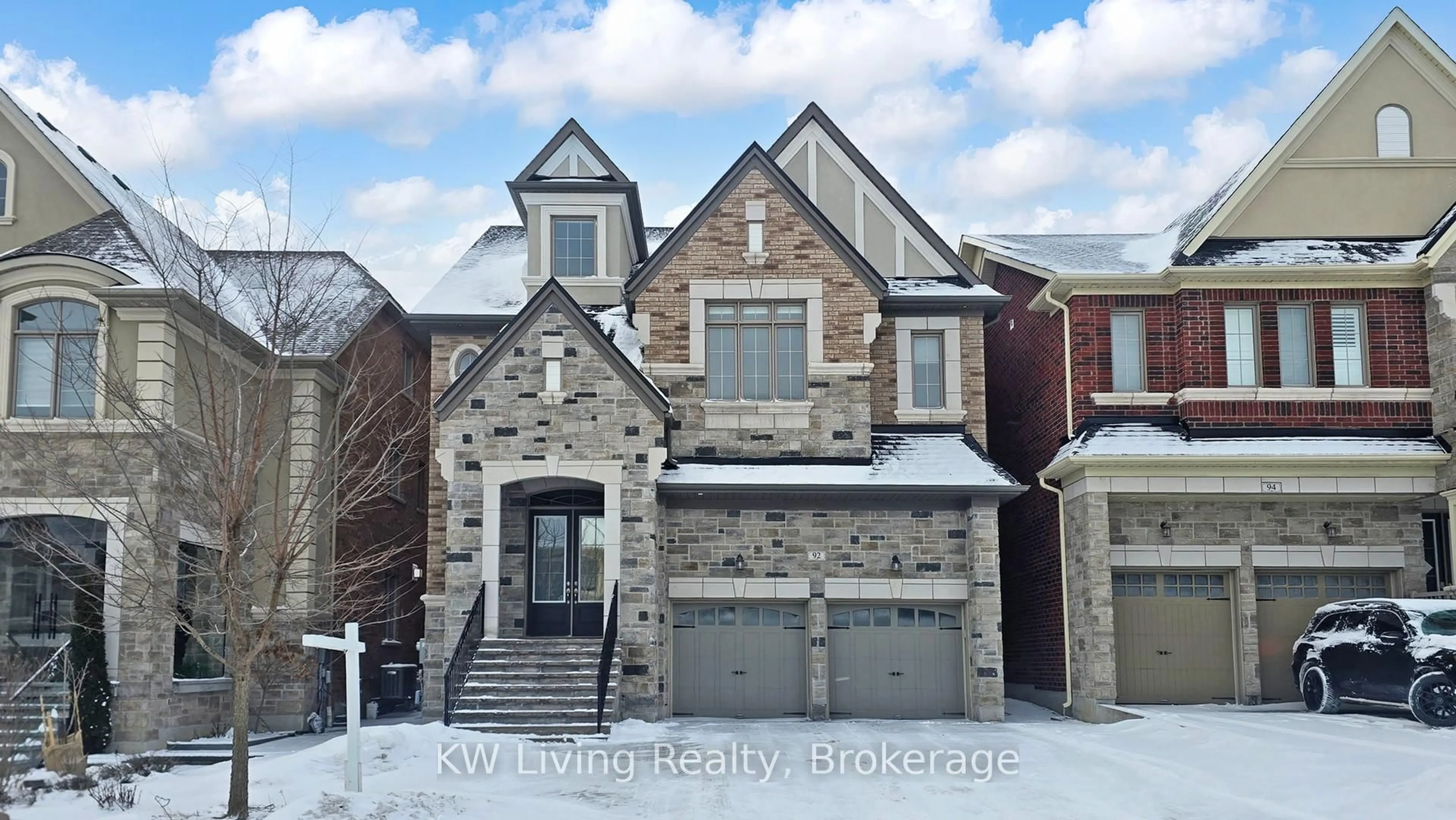 Home with brick exterior material, street for 92 Giardina Cres, Richmond Hill Ontario L4B 0G1