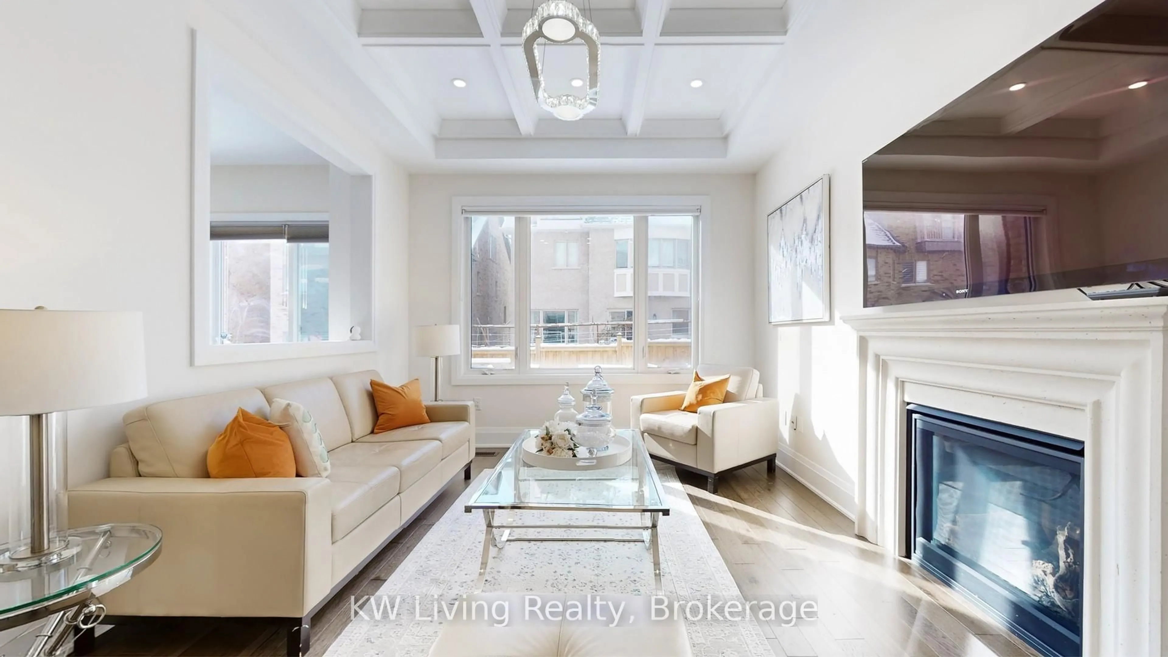 Living room with furniture, unknown for 92 Giardina Cres, Richmond Hill Ontario L4B 0G1