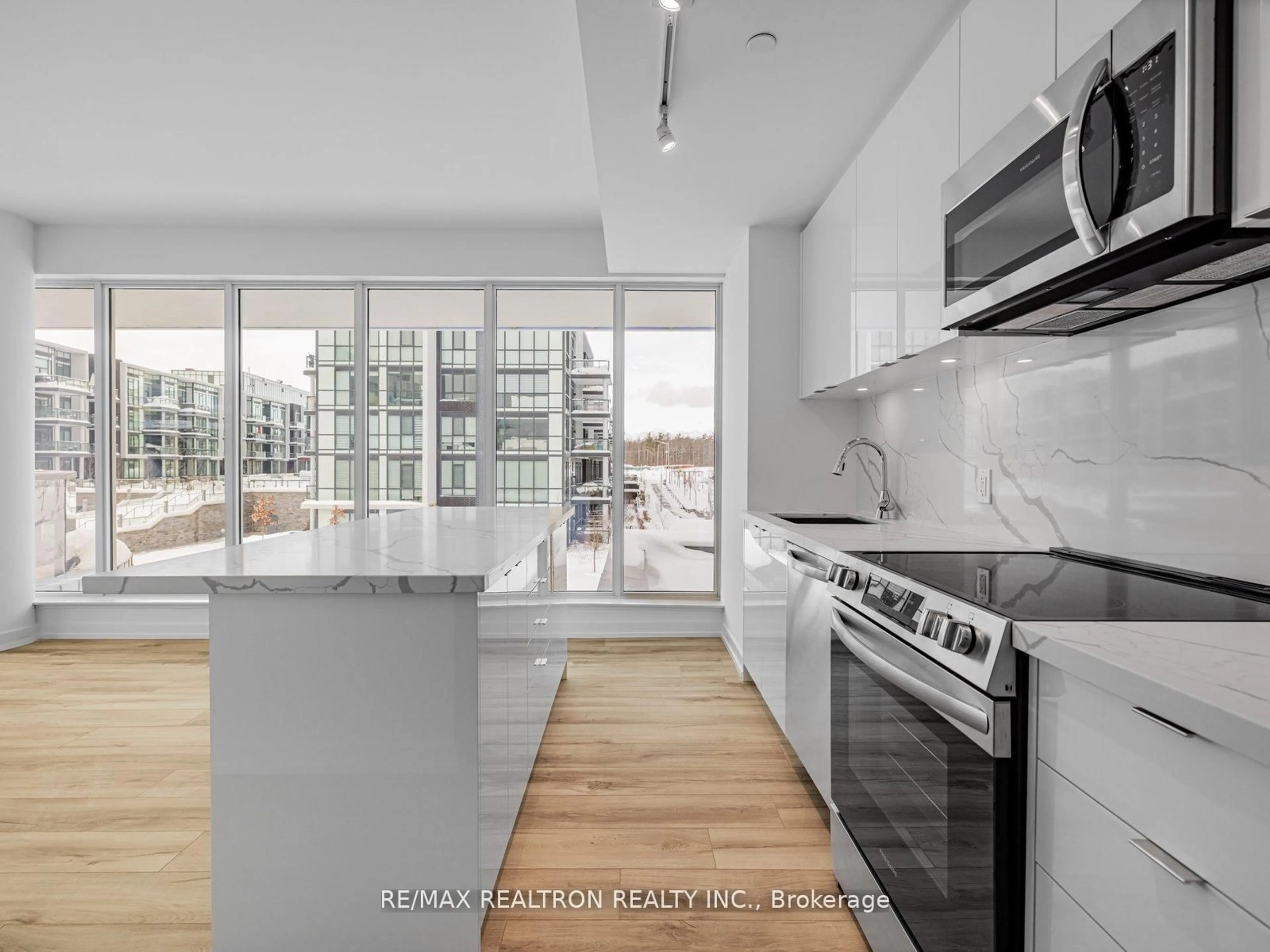 Open concept kitchen, unknown for 333 Sunseeker Ave #316, Innisfil Ontario L9S 0J7