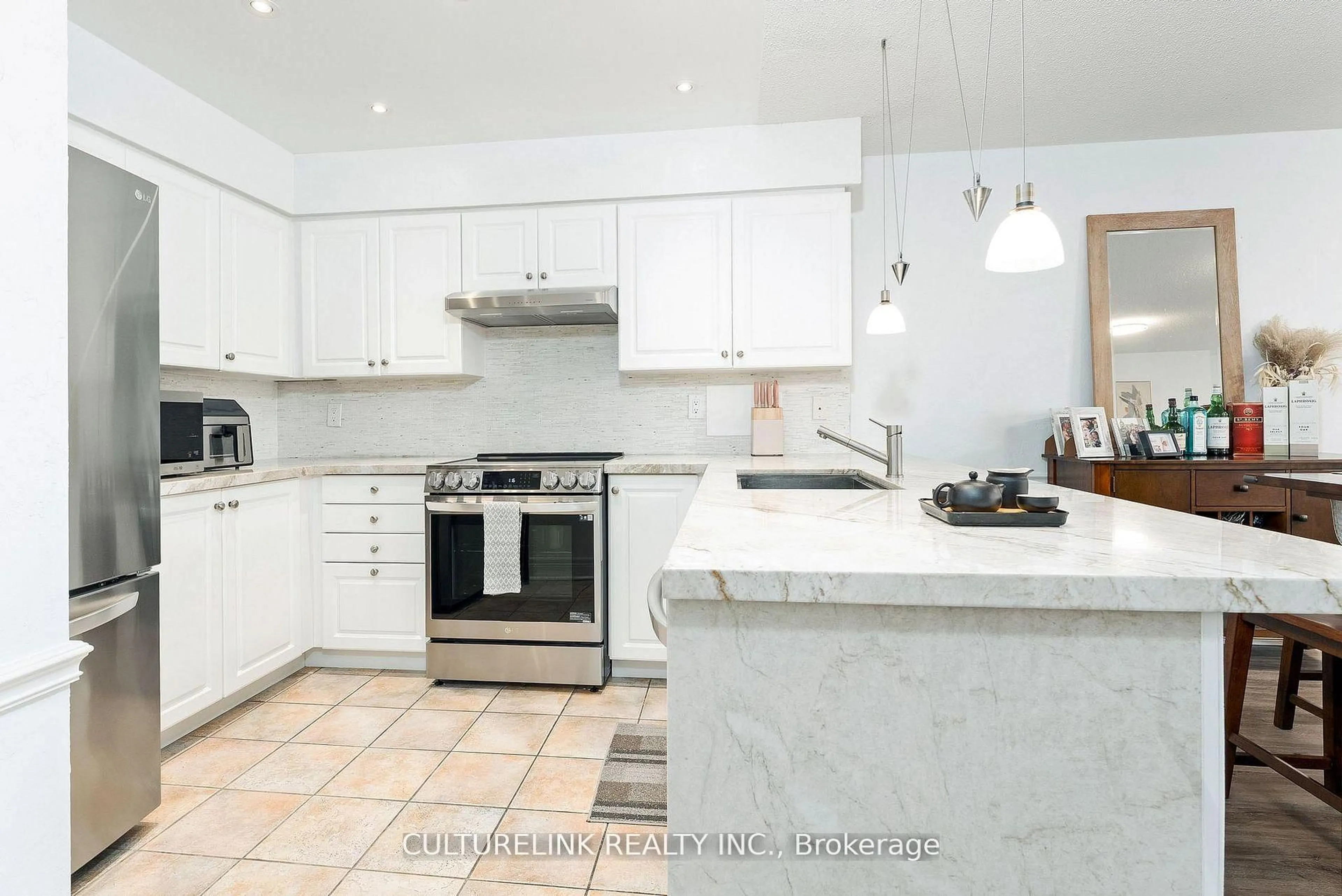 Unknown for 135 Pond Dr #Ph6, Markham Ontario L3T 7V6