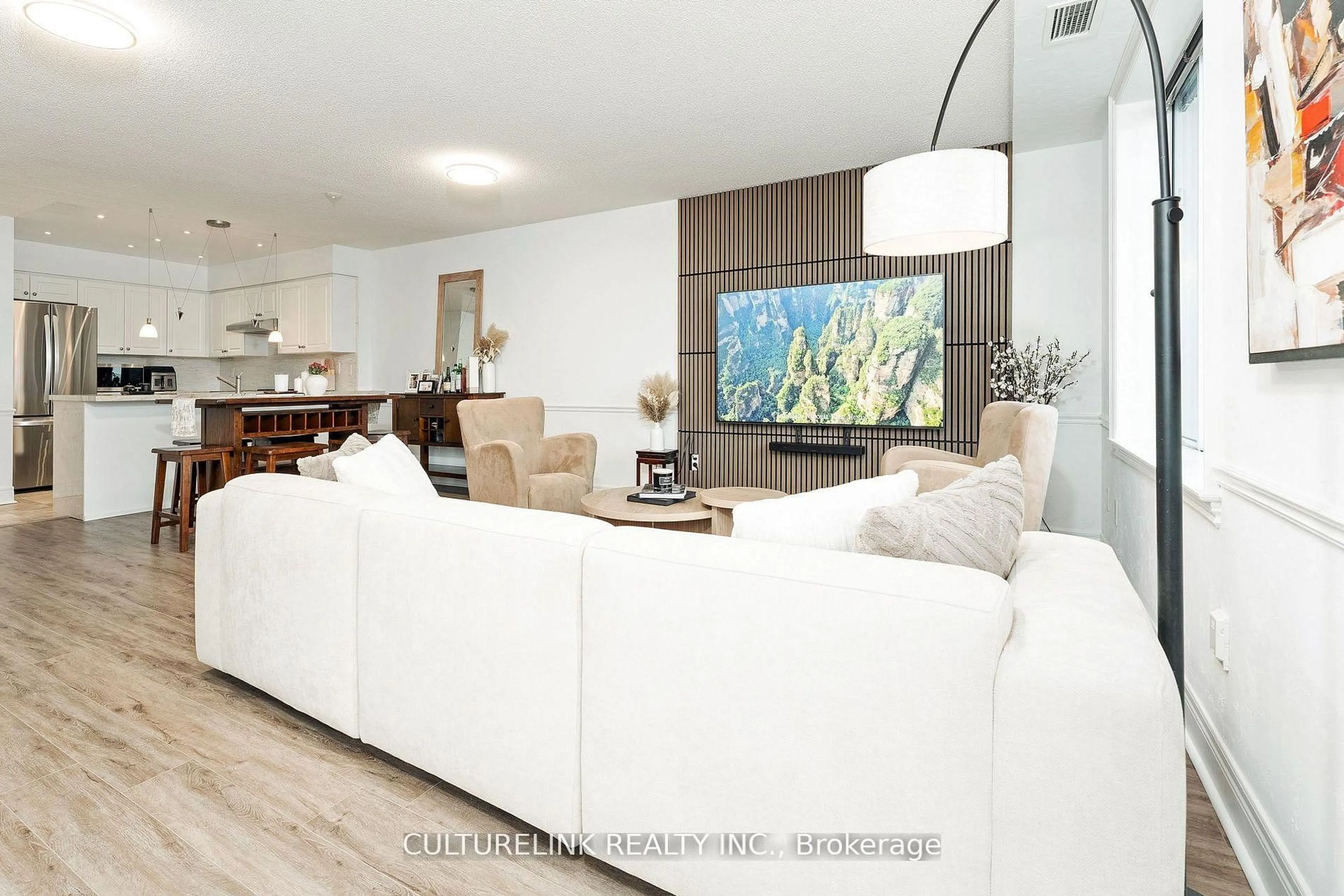 Living room with furniture, unknown for 135 Pond Dr #Ph6, Markham Ontario L3T 7V6