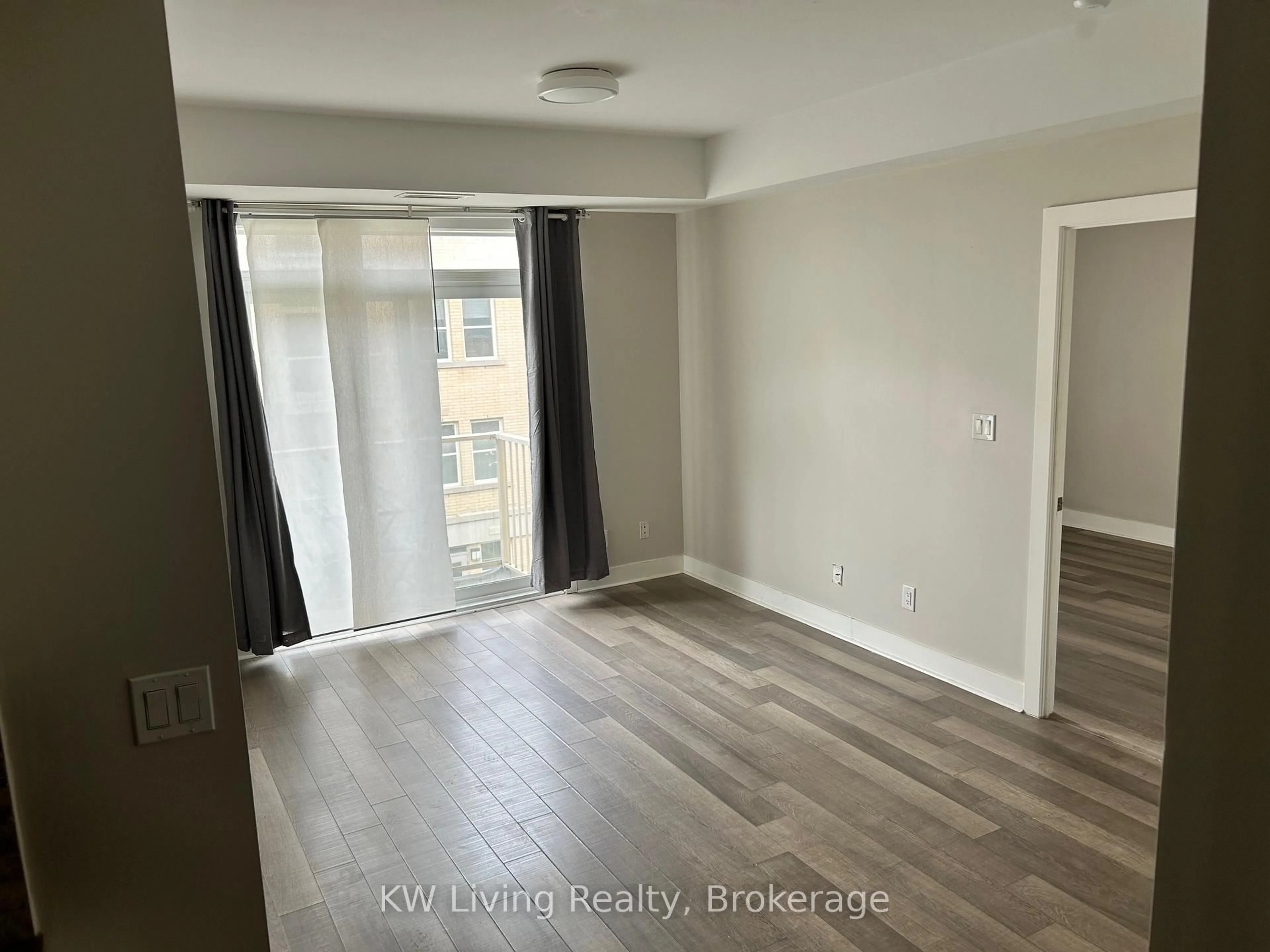 A pic of a room for 28 Prince Regent St #305, Markham Ontario L6C 0V5